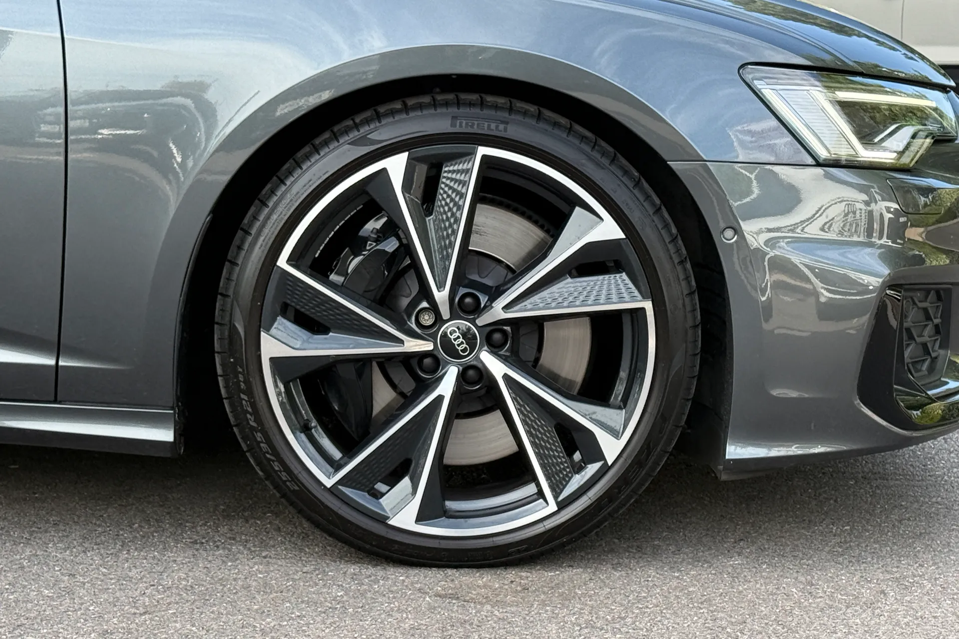 Audi A6 thumbnail image number 37