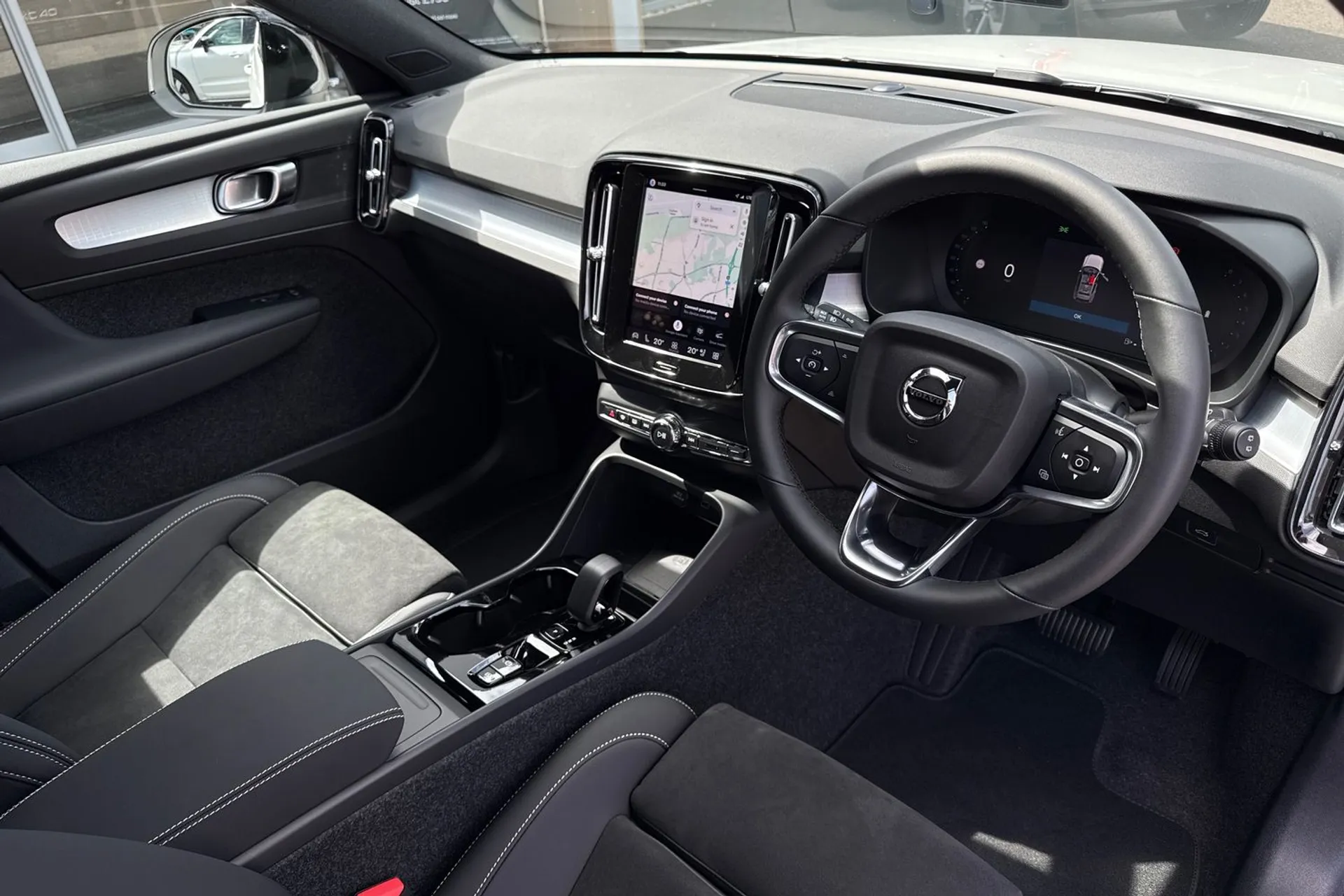 Volvo XC40 thumbnail image number 6