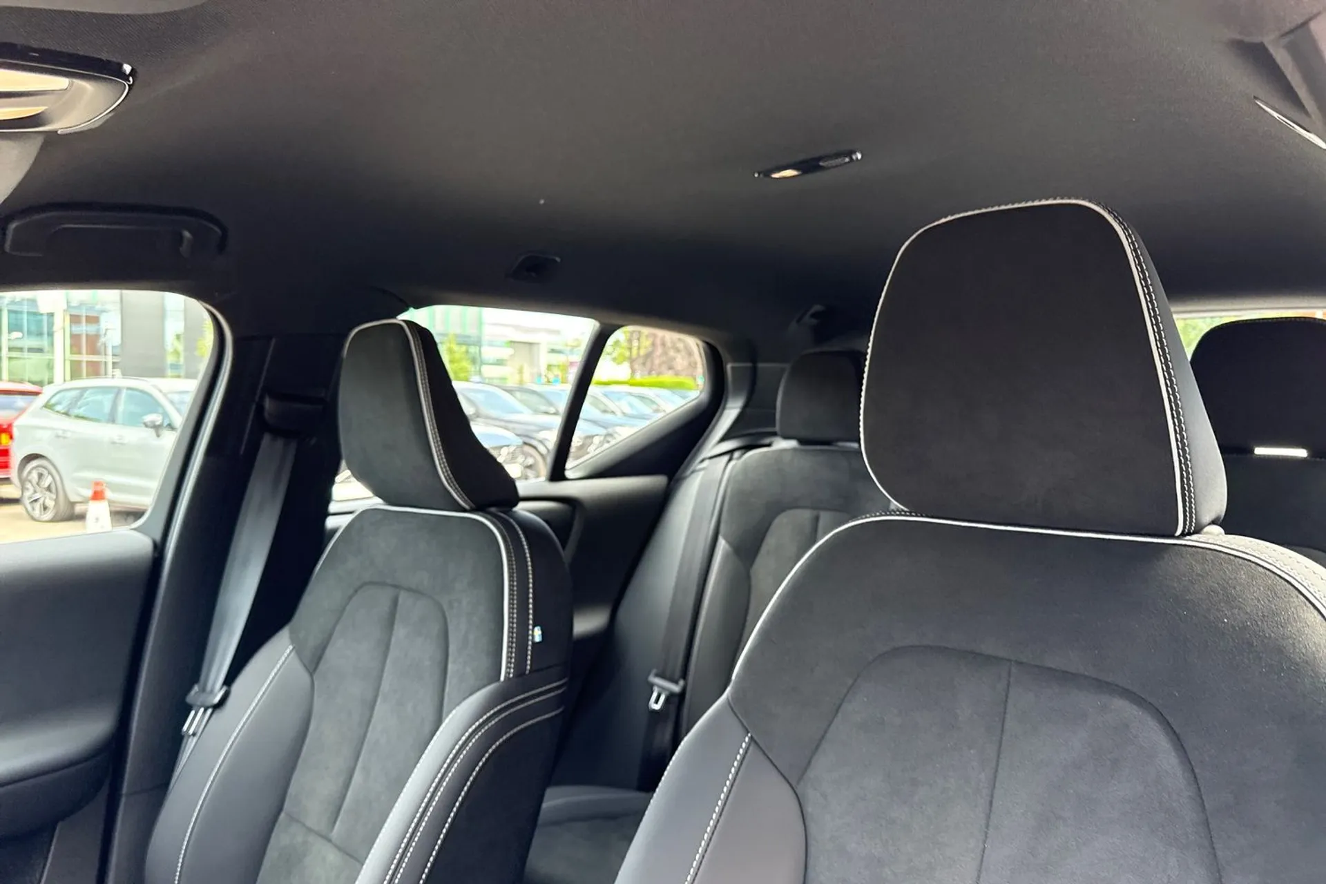 Volvo XC40 thumbnail image number 29