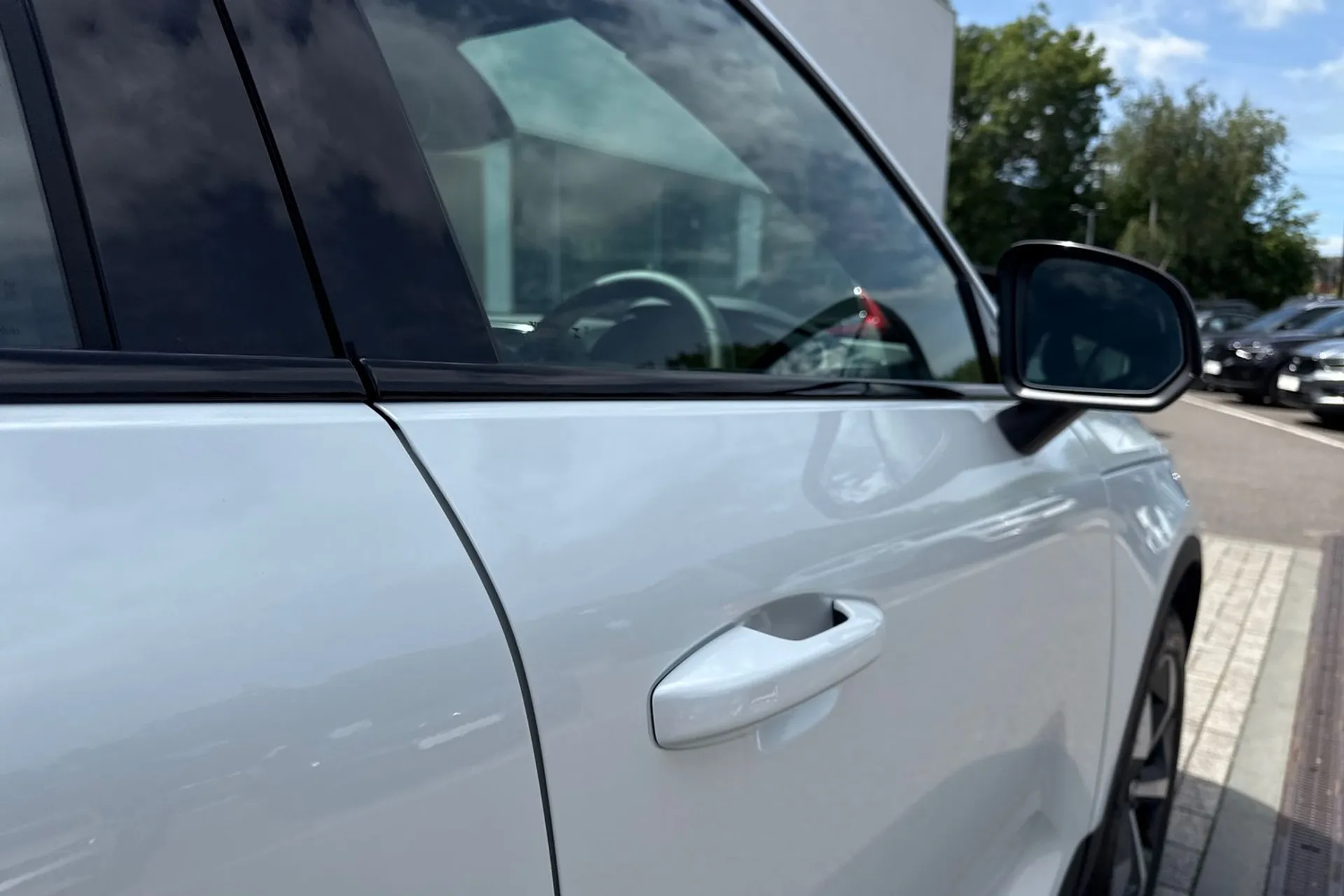 Volvo XC40 thumbnail image number 17