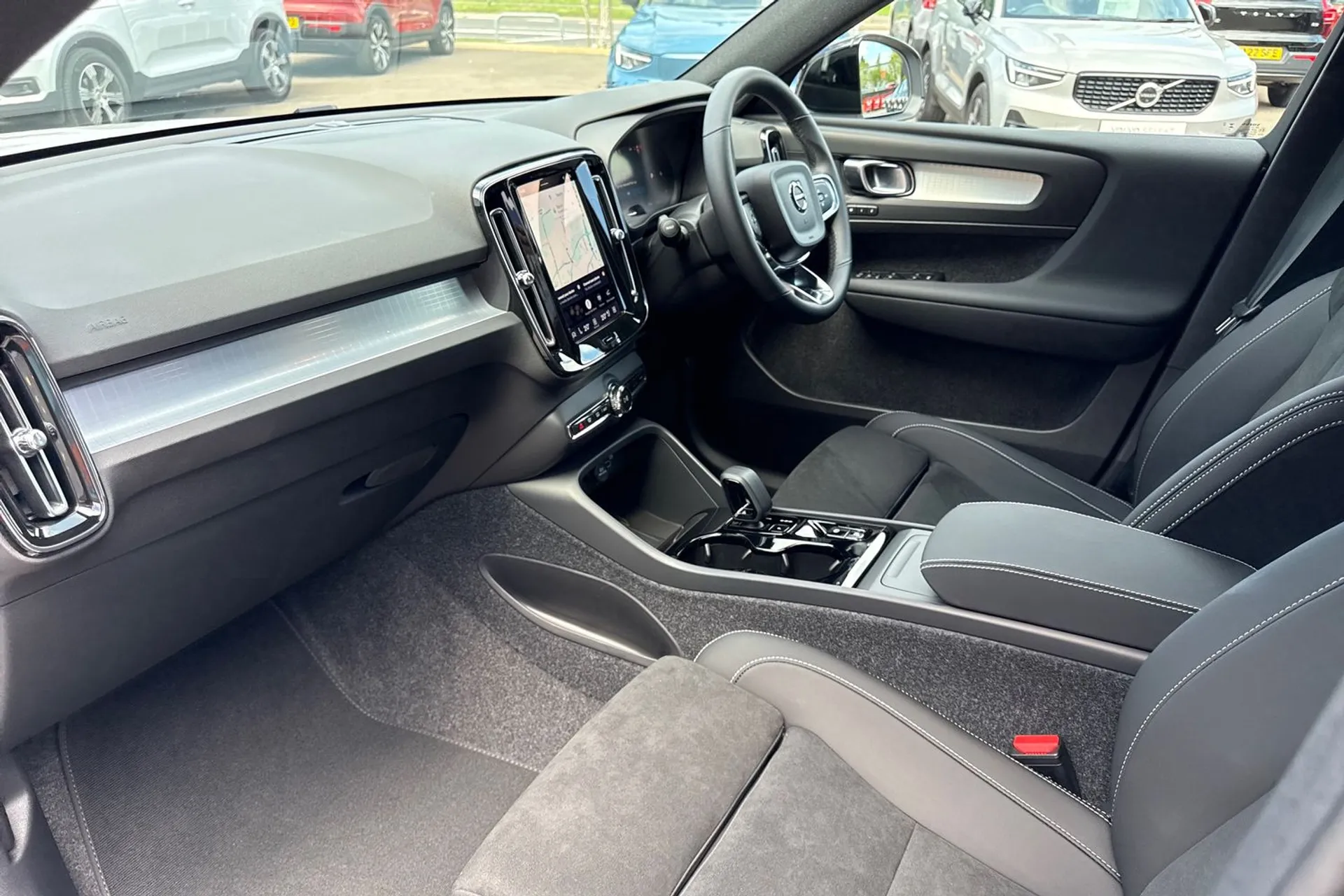 Volvo XC40 thumbnail image number 27