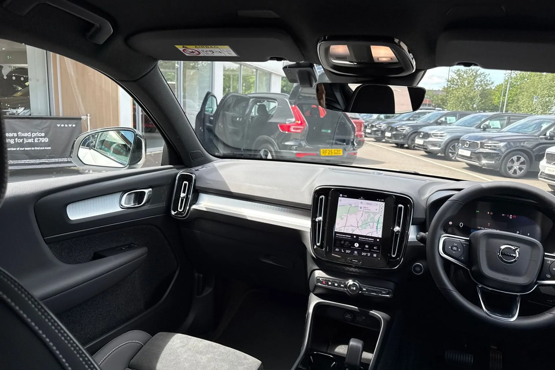 Volvo XC40 thumbnail image number 32