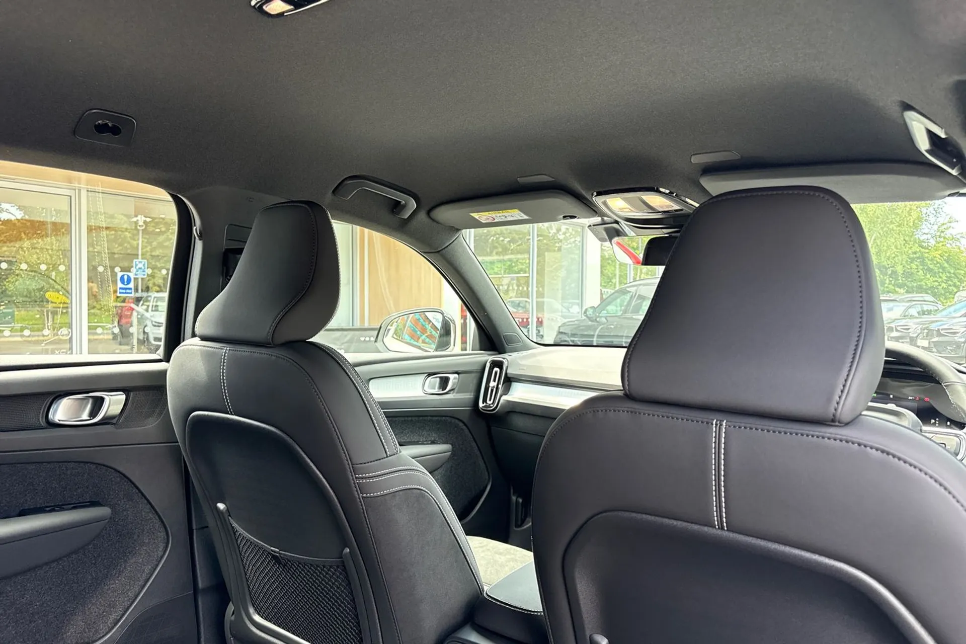 Volvo XC40 thumbnail image number 24