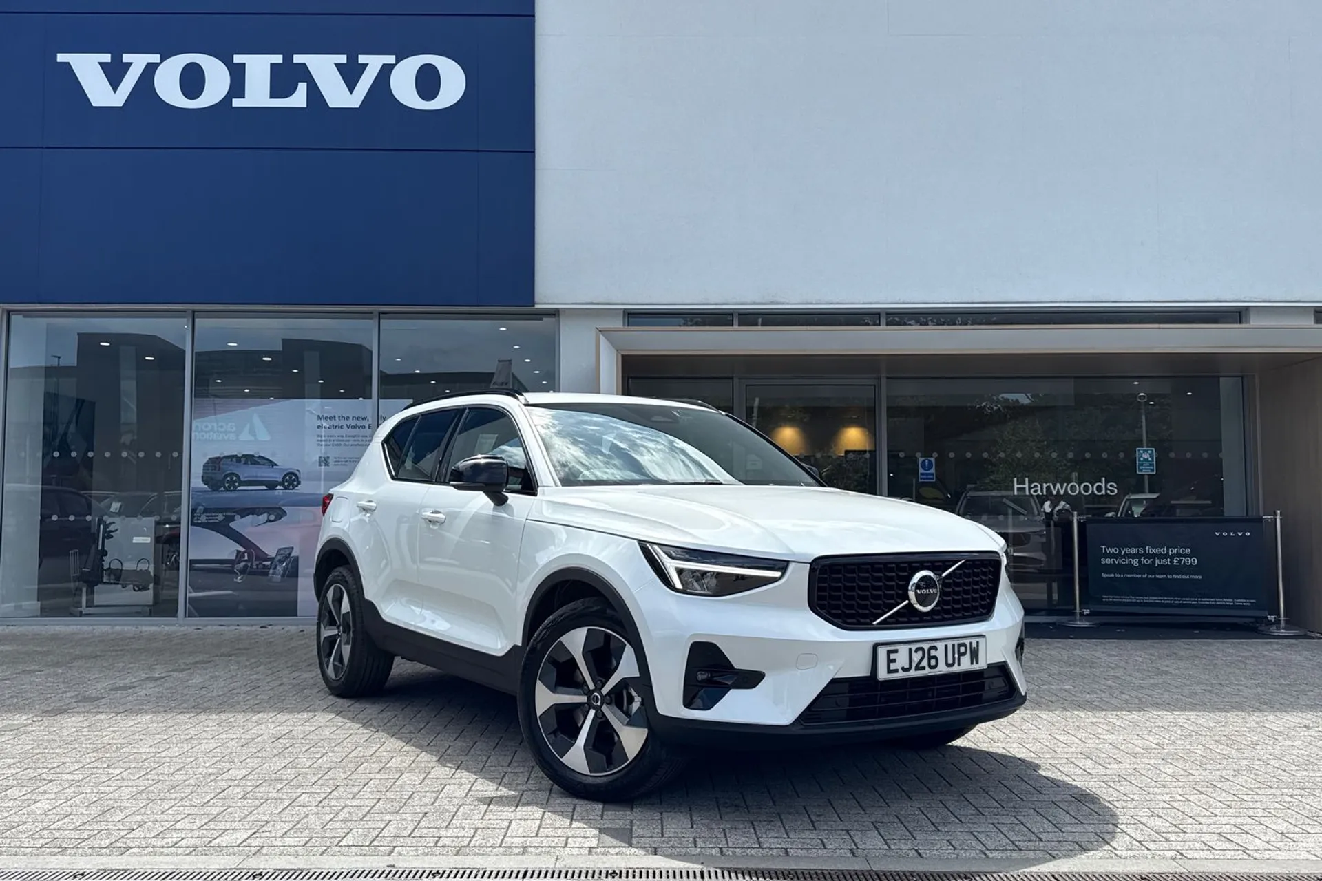 Volvo XC40 focused image
