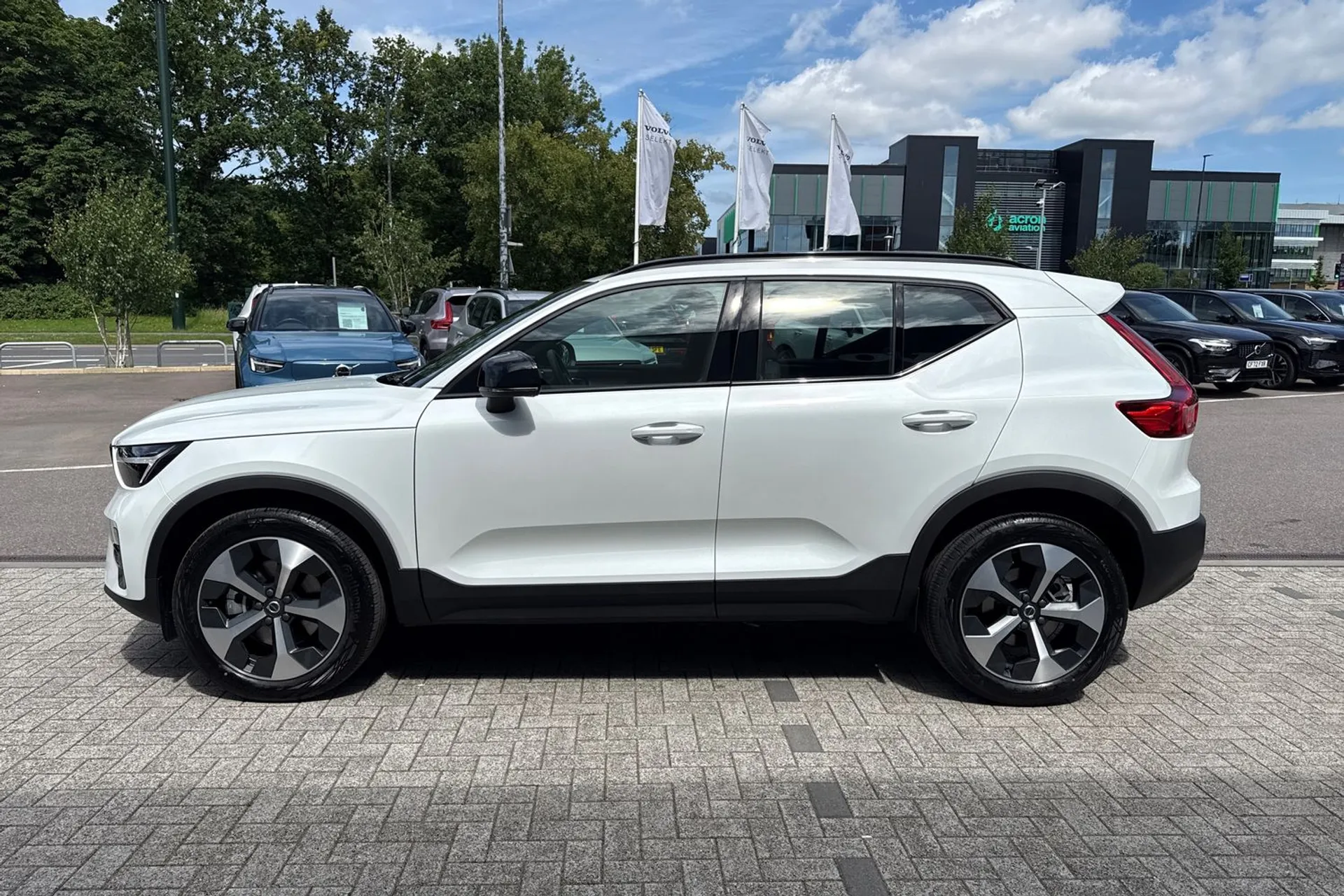 Volvo XC40 thumbnail image number 11