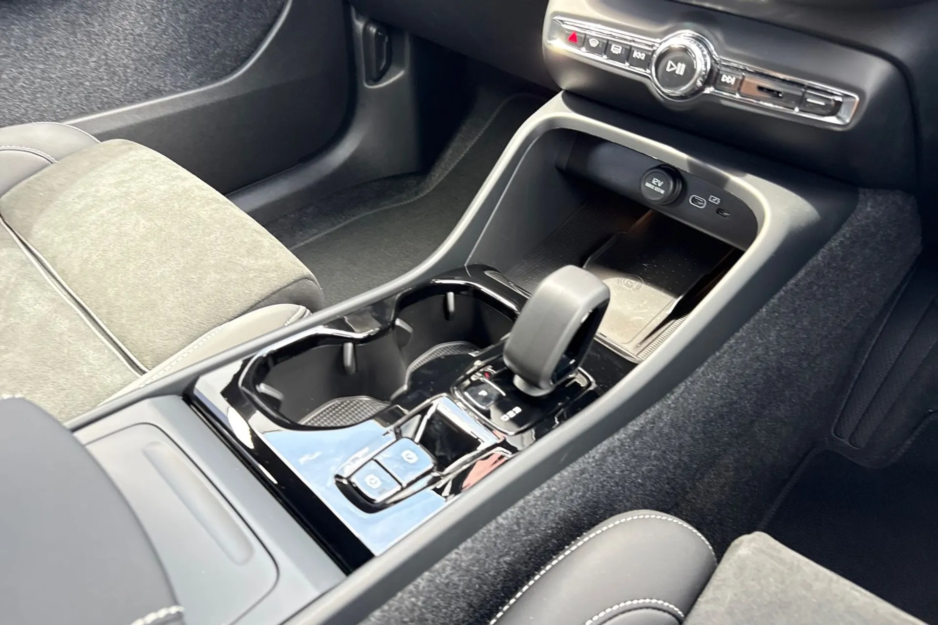 Volvo XC40 thumbnail image number 41