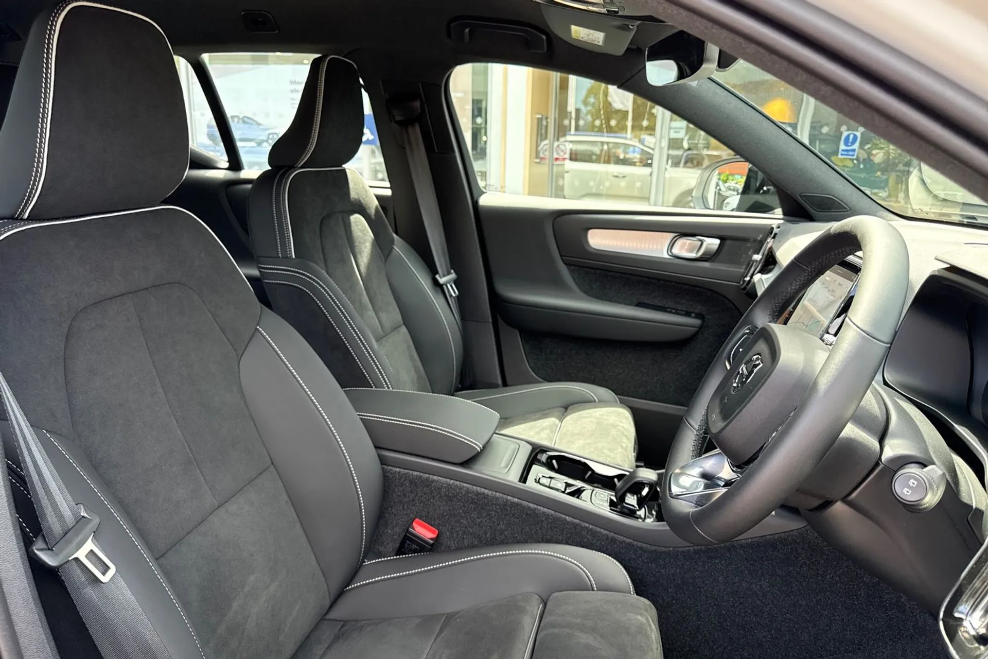 Volvo XC40 thumbnail image number 26
