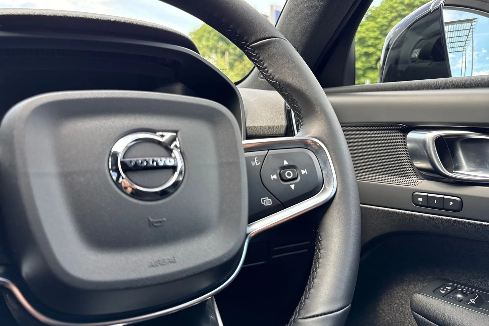 Volvo XC40 thumbnail image number 37