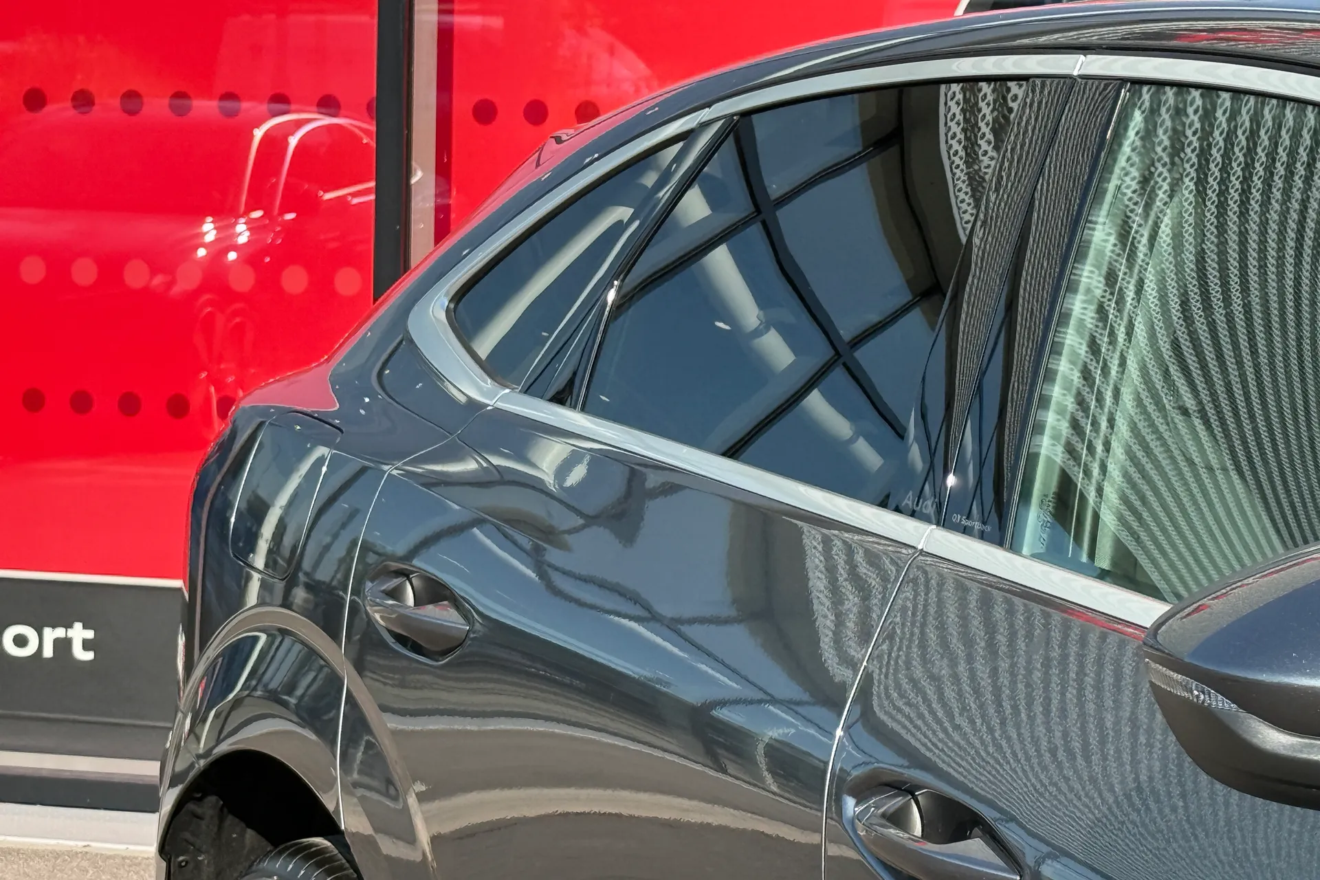 Audi Q3 thumbnail image number 15