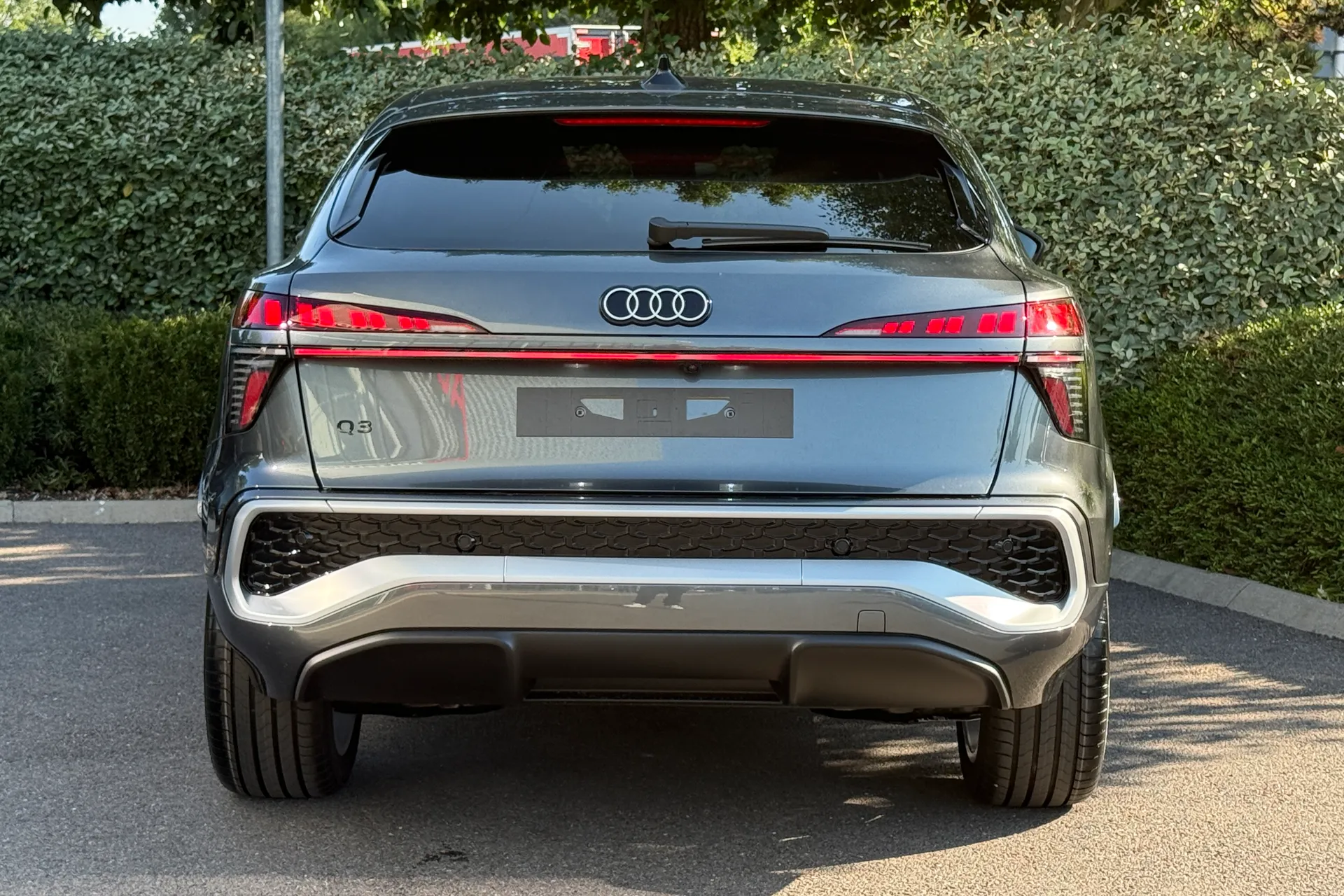 Audi Q3 thumbnail image number 8