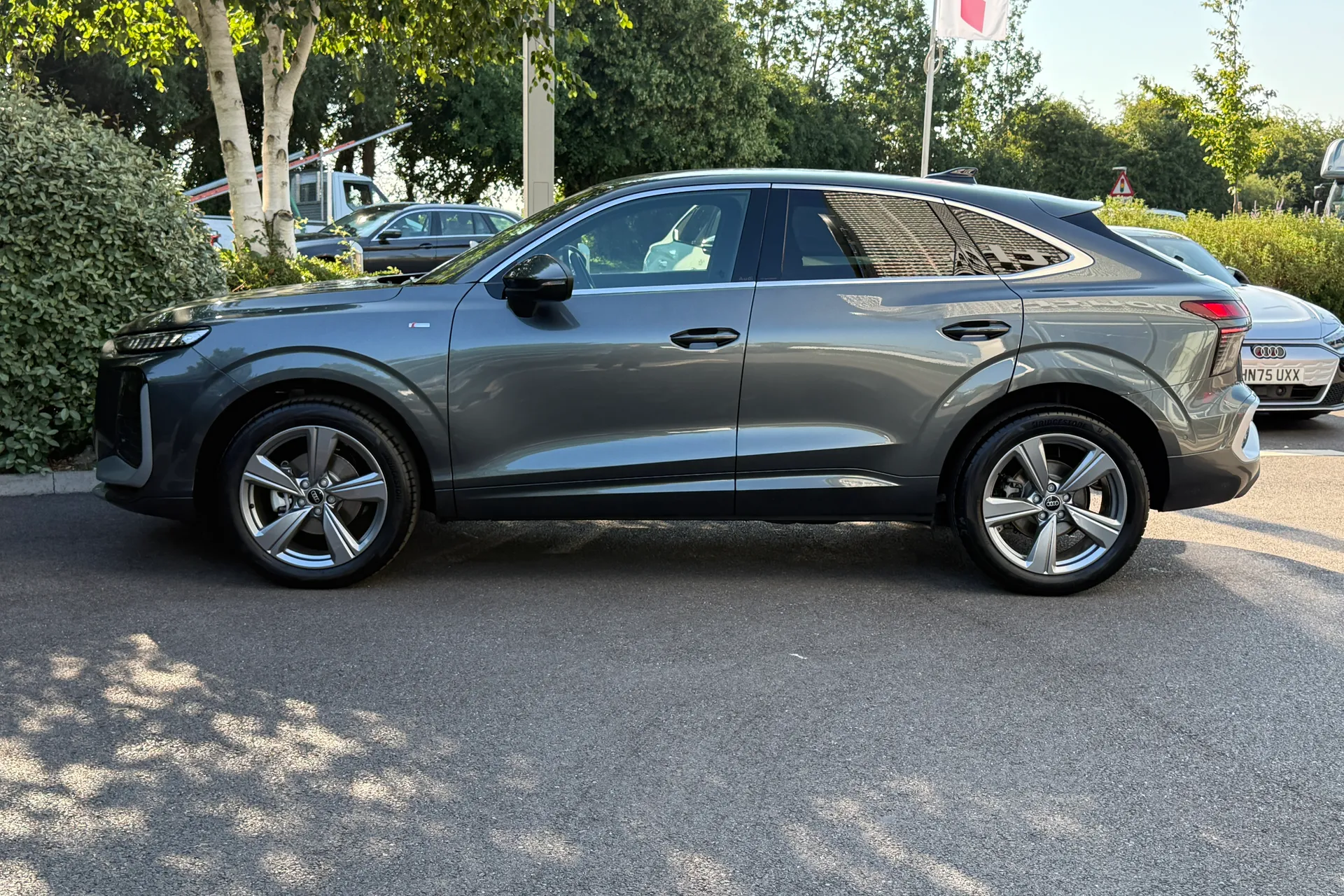 Audi Q3 thumbnail image number 17
