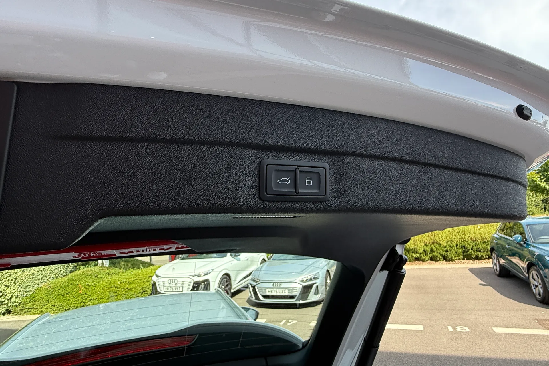 Audi A5 thumbnail image number 43