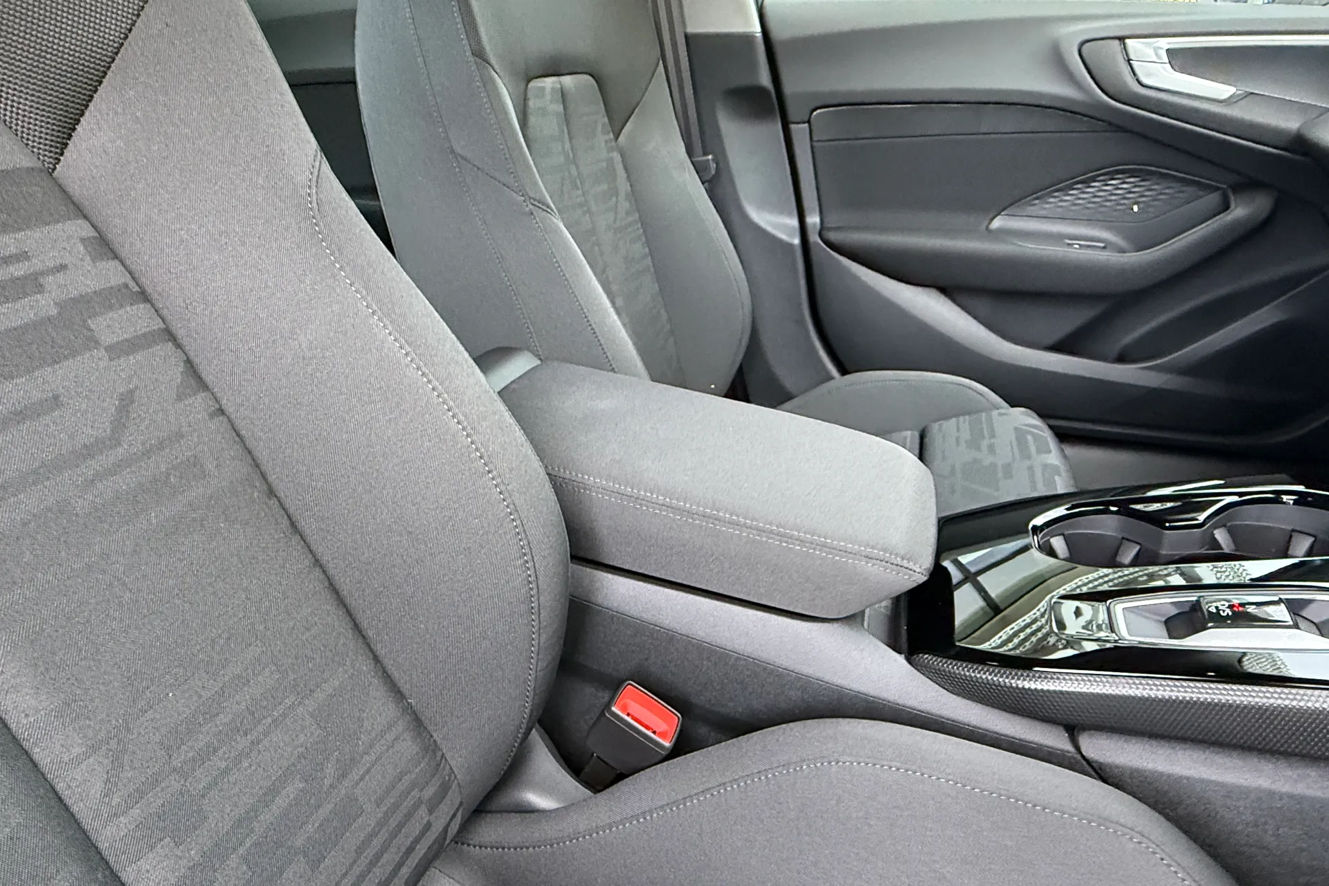 Audi A5 thumbnail image number 46