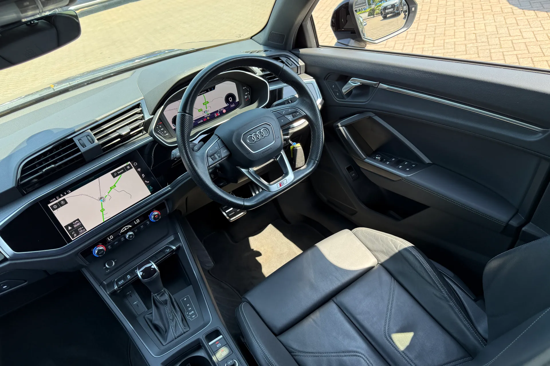 Audi Q3 thumbnail image number 42