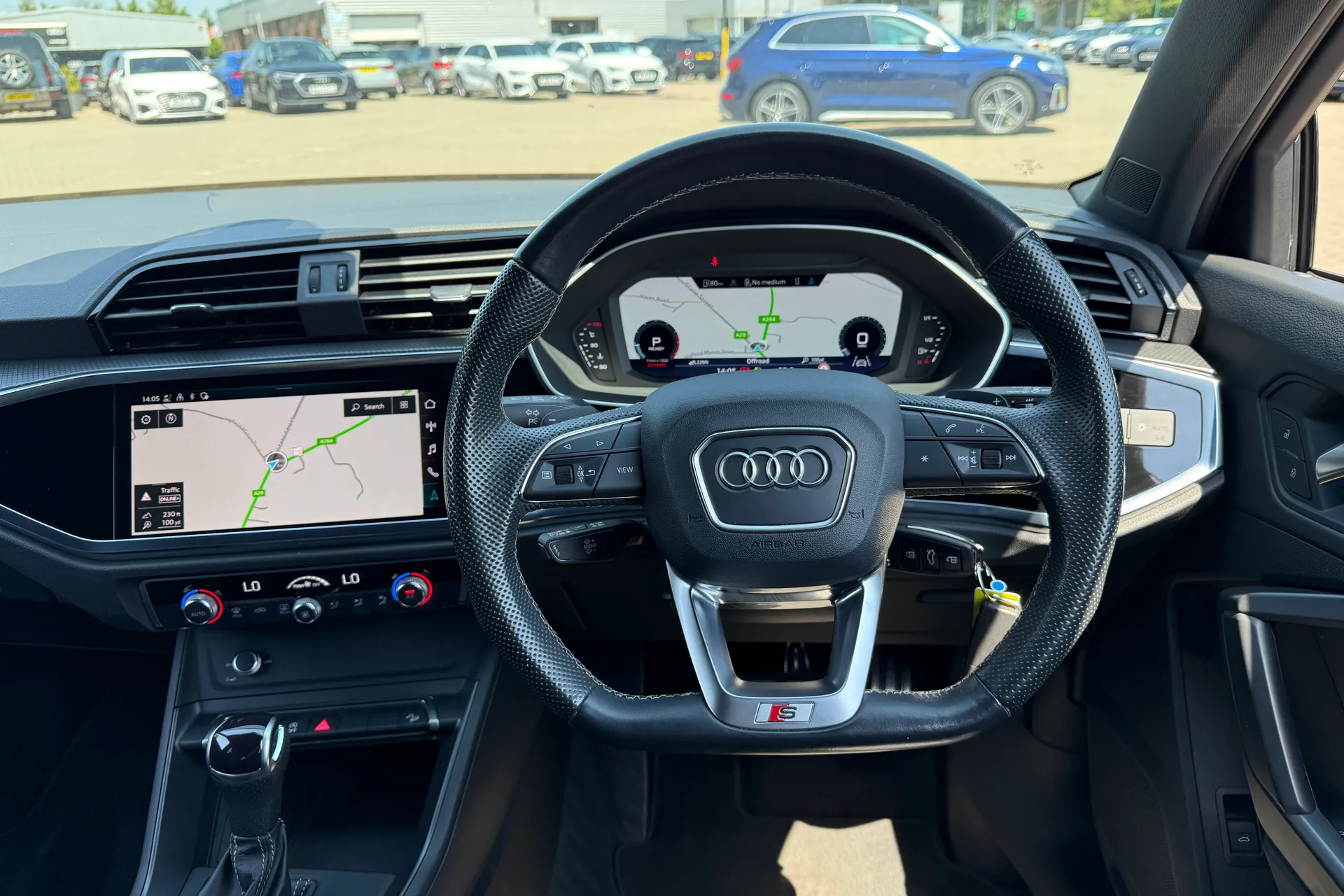 Audi Q3 thumbnail image number 6