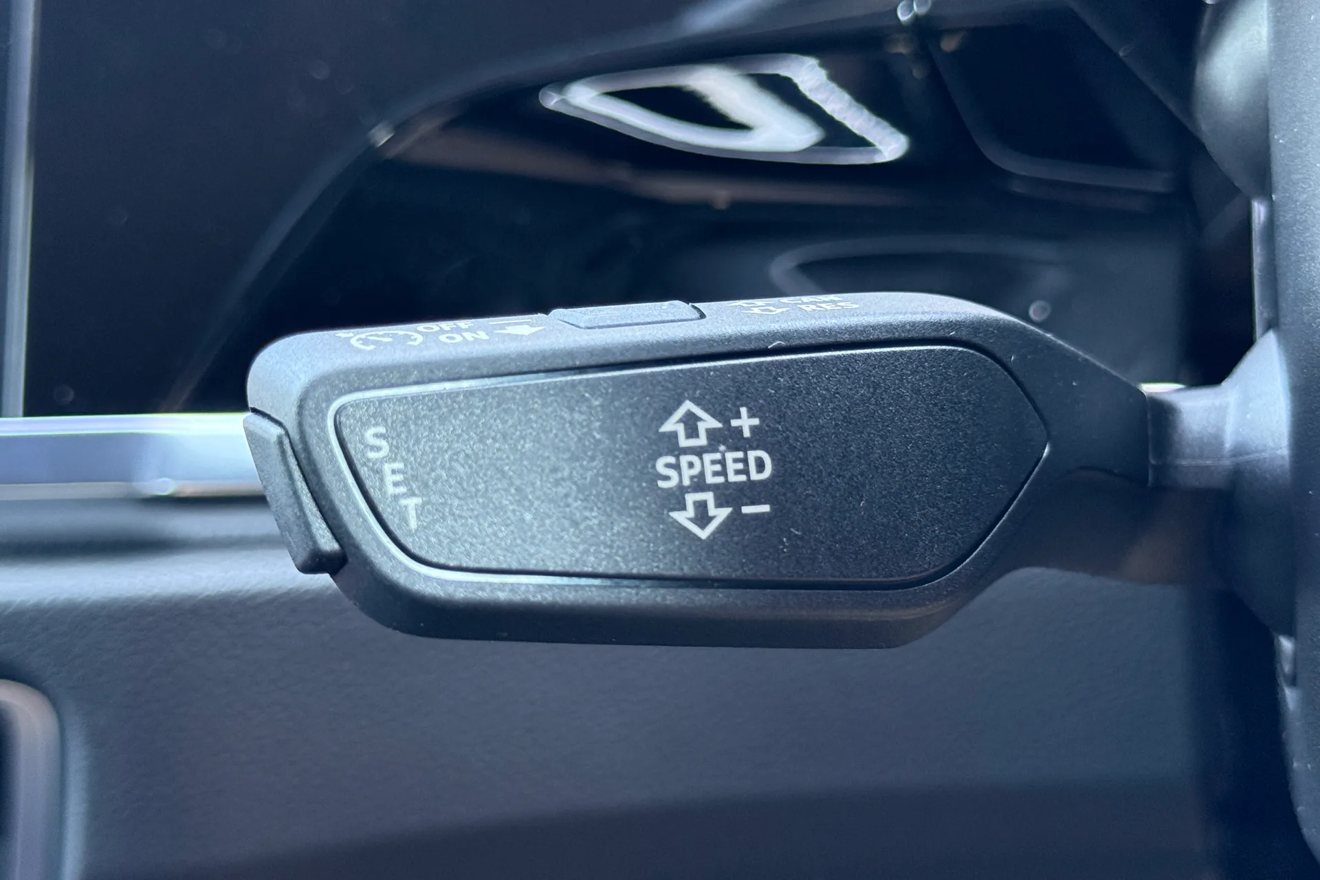 Audi Q3 thumbnail image number 17