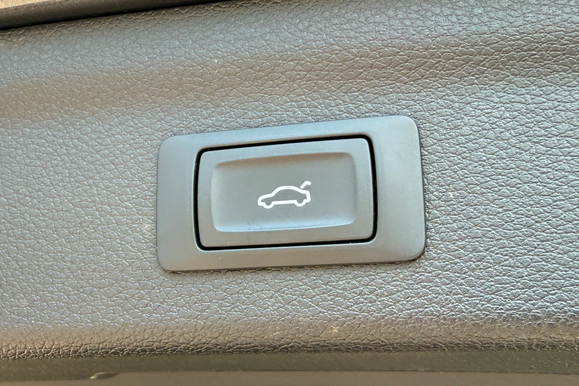 Audi Q3 thumbnail image number 37
