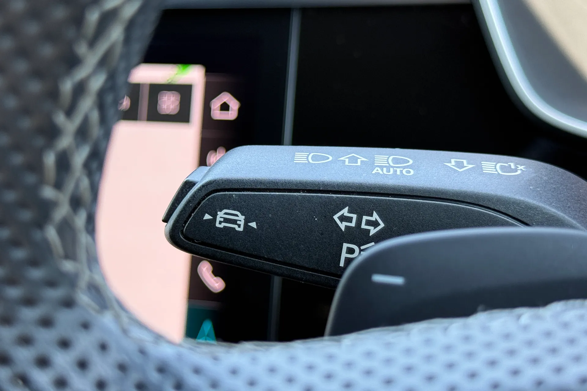 Audi Q3 thumbnail image number 18