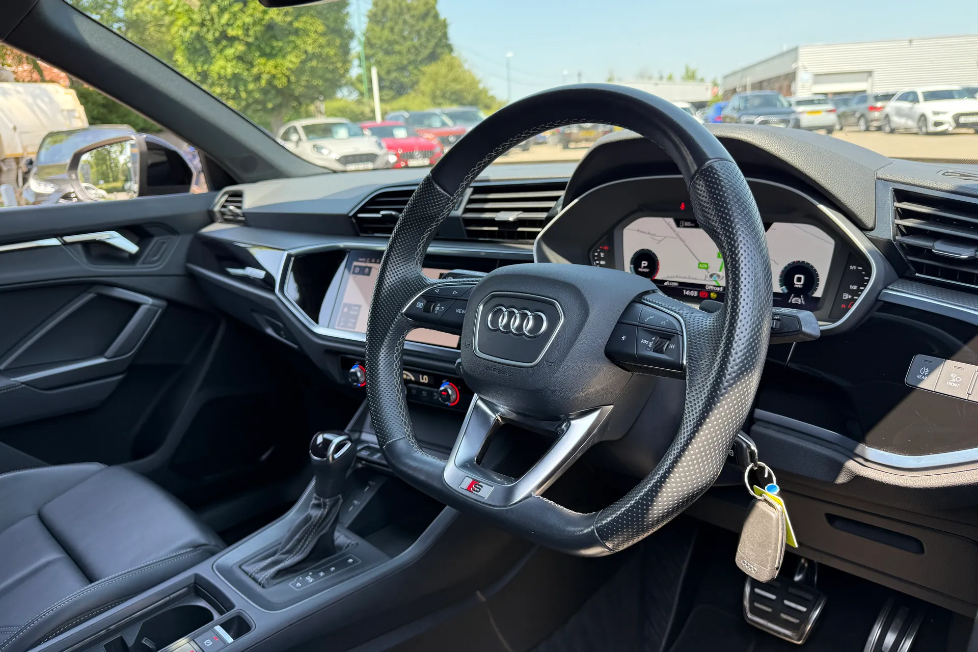 Audi Q3 thumbnail image number 28
