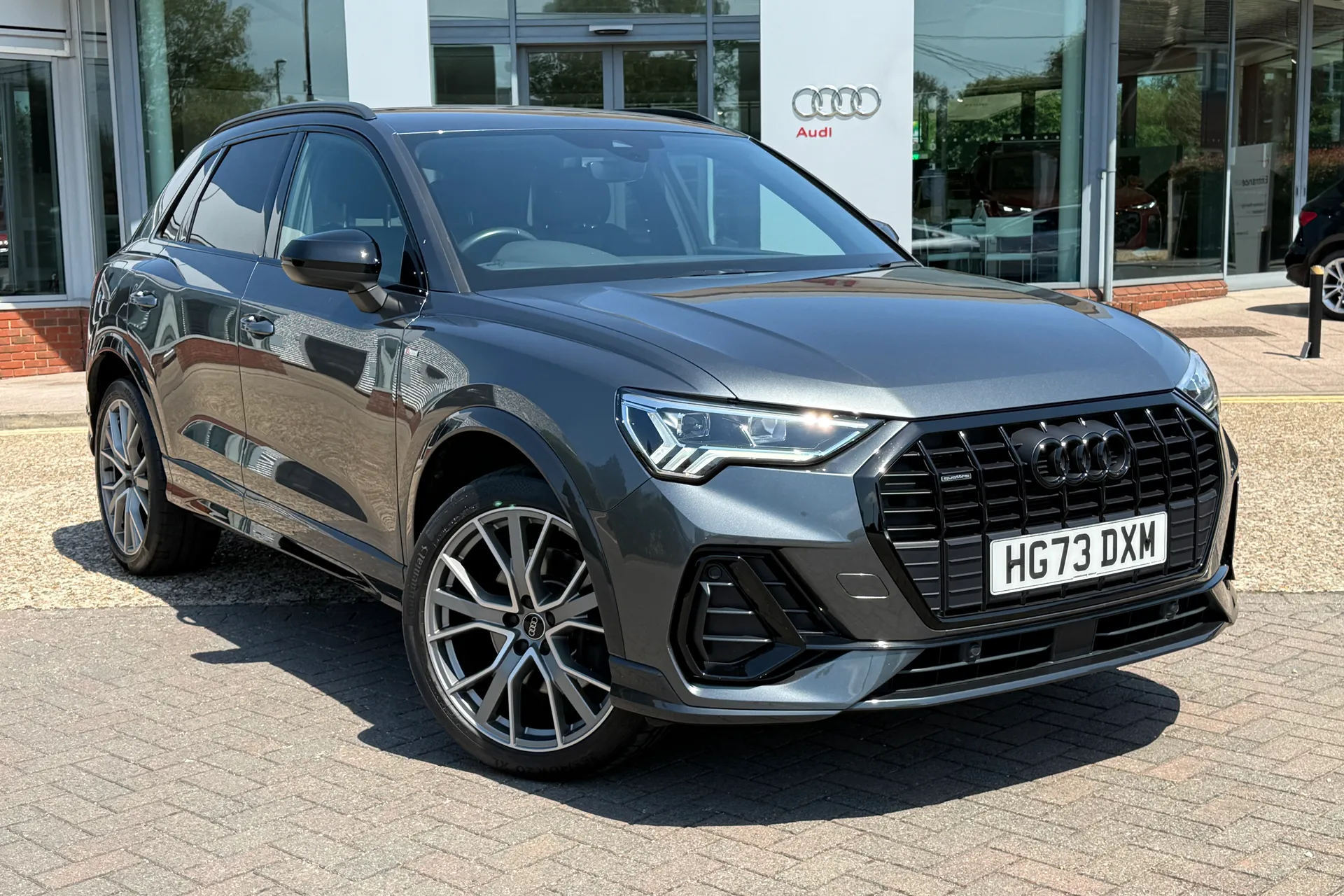 Audi Q3 thumbnail image number 24
