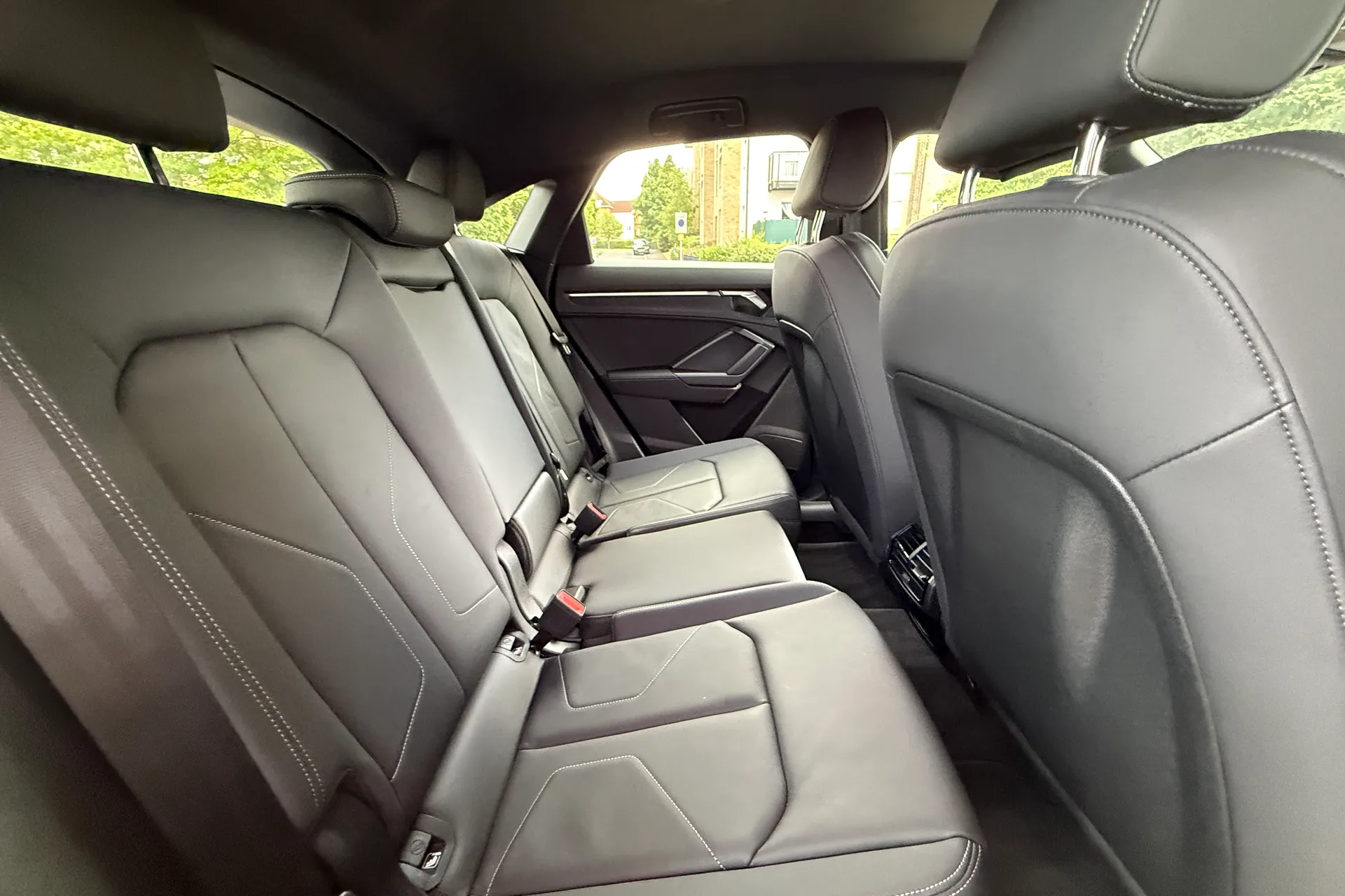 Audi Q3 thumbnail image number 39