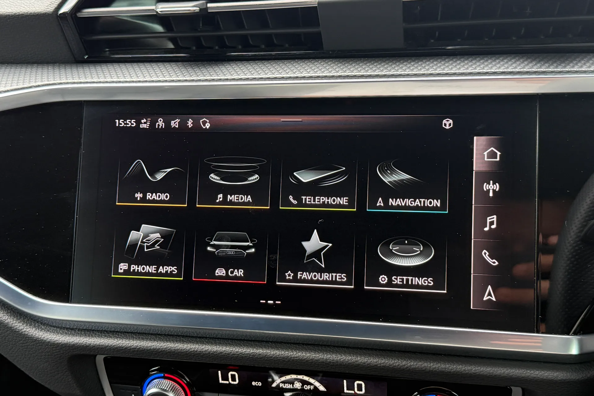 Audi Q3 thumbnail image number 22