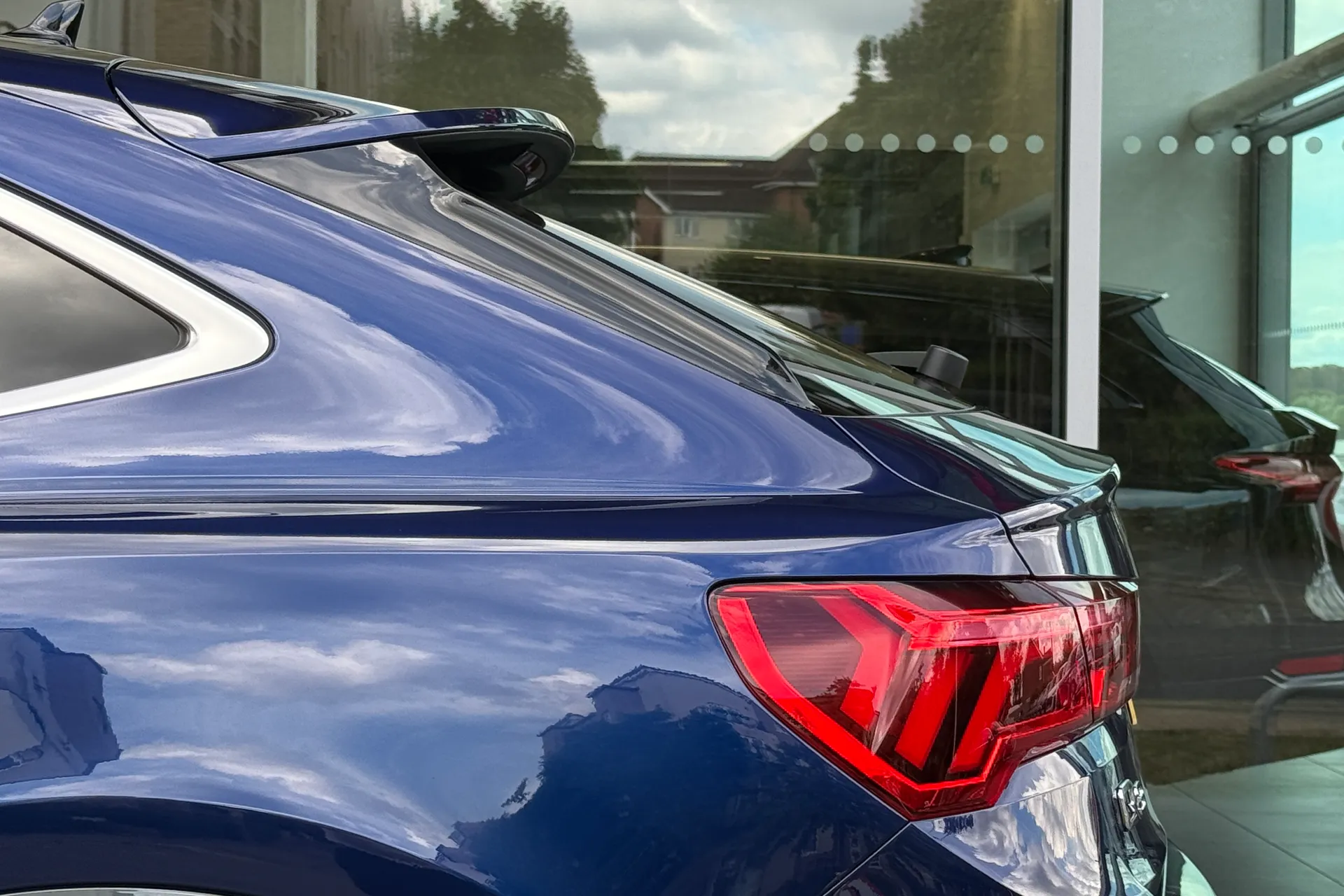Audi Q3 thumbnail image number 48
