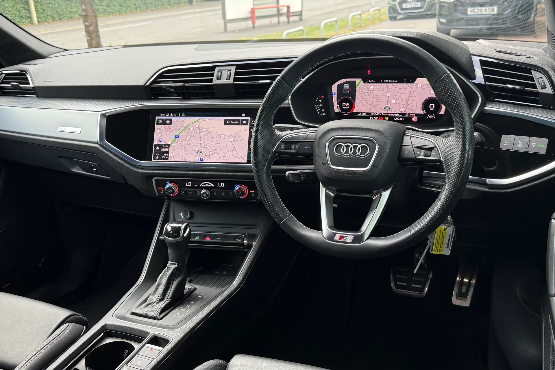 Audi Q3 thumbnail image number 38