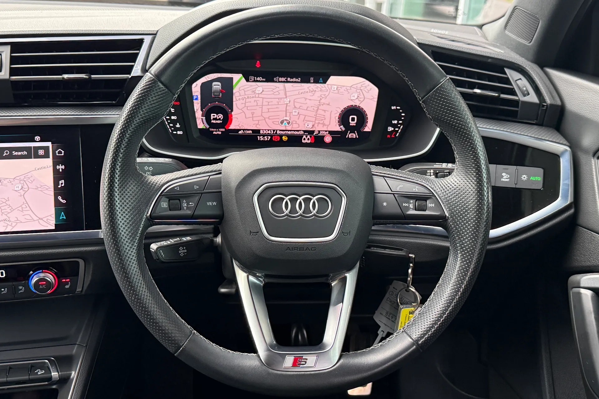 Audi Q3 thumbnail image number 42