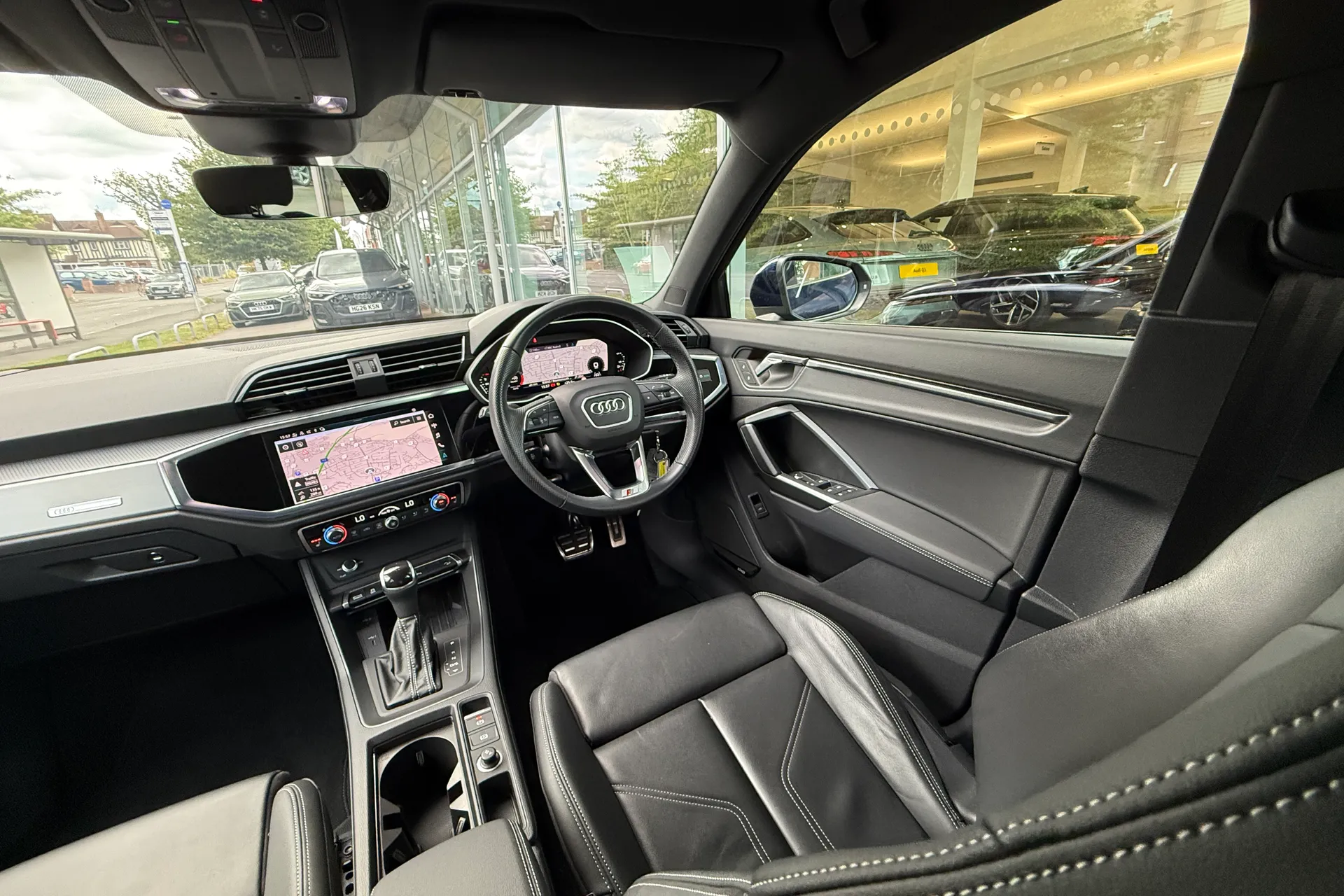Audi Q3 thumbnail image number 43