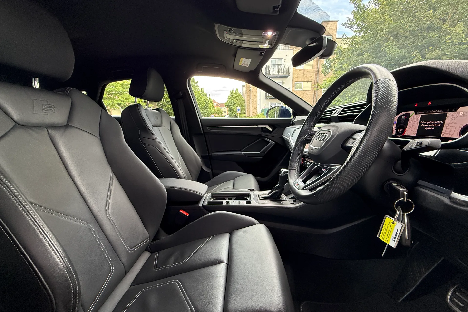 Audi Q3 thumbnail image number 33