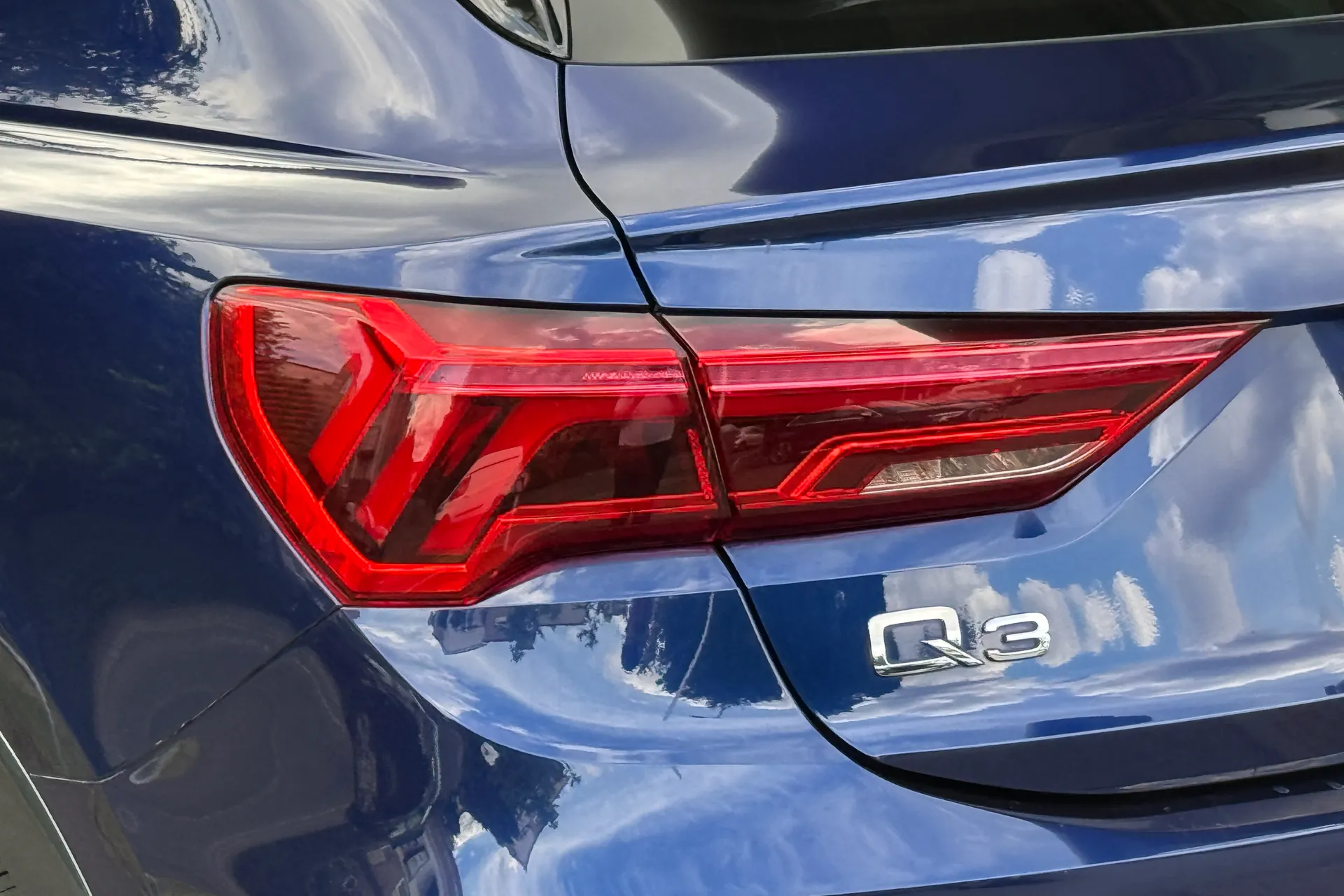 Audi Q3 thumbnail image number 47