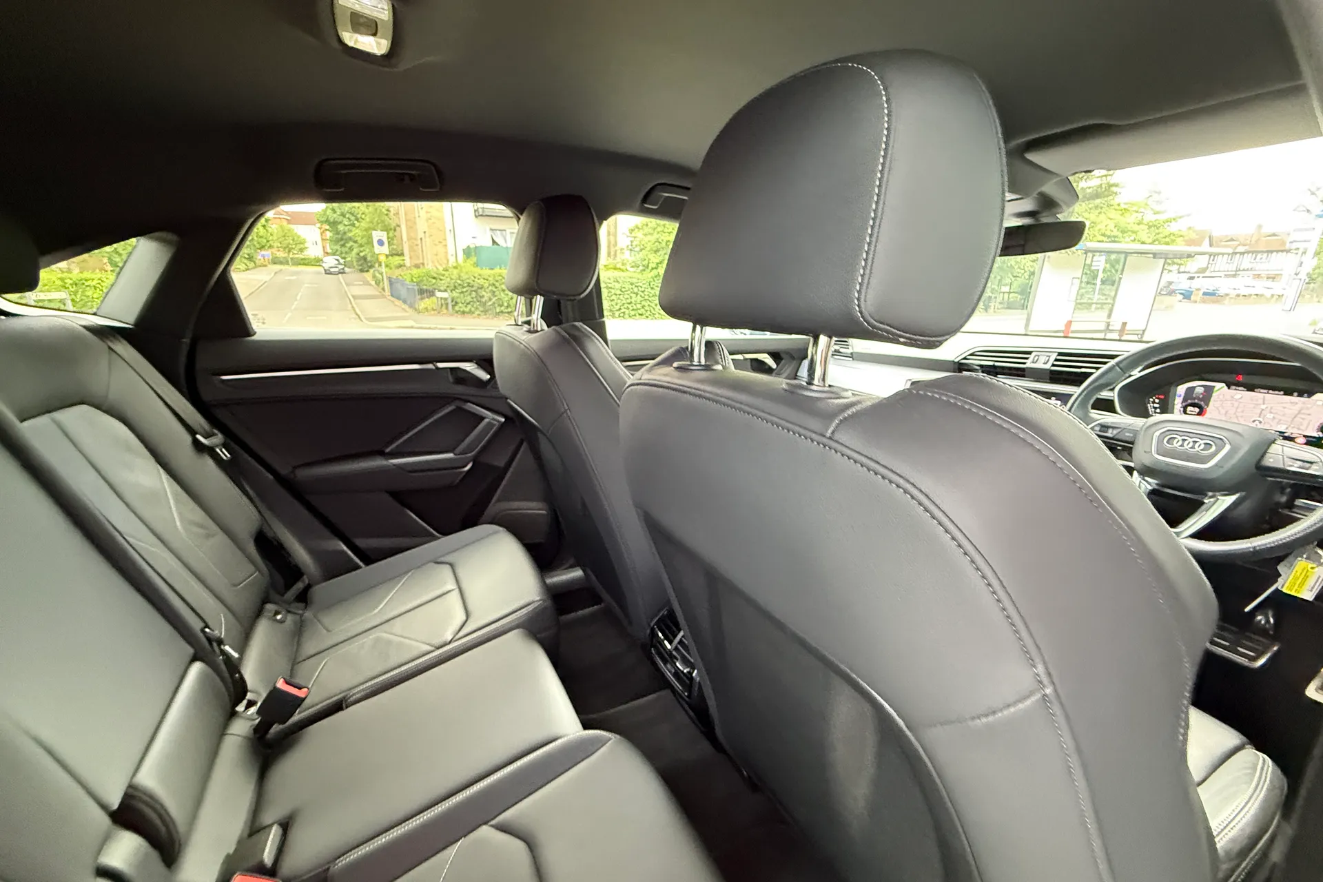 Audi Q3 thumbnail image number 40