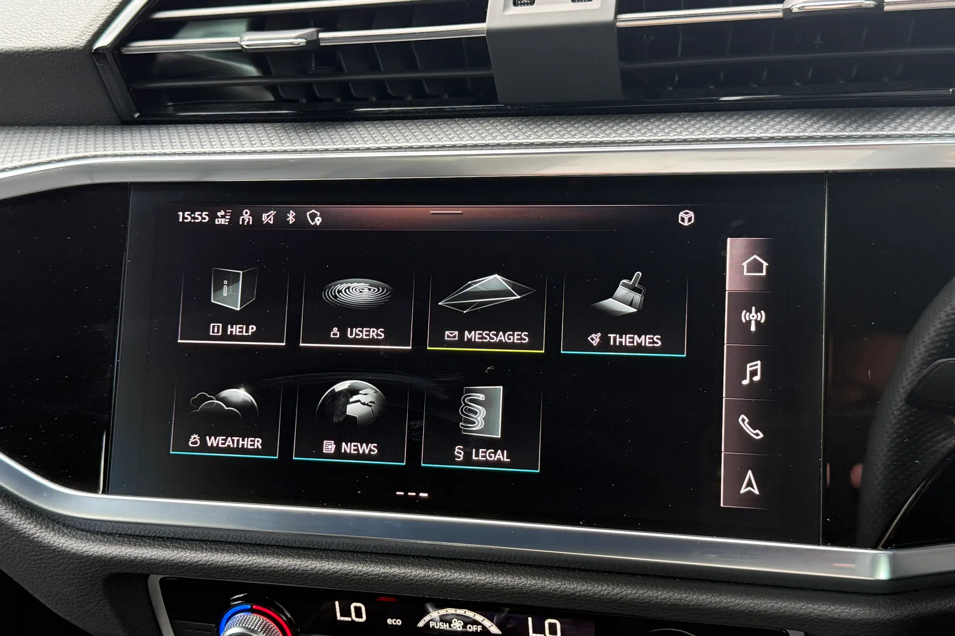 Audi Q3 thumbnail image number 23