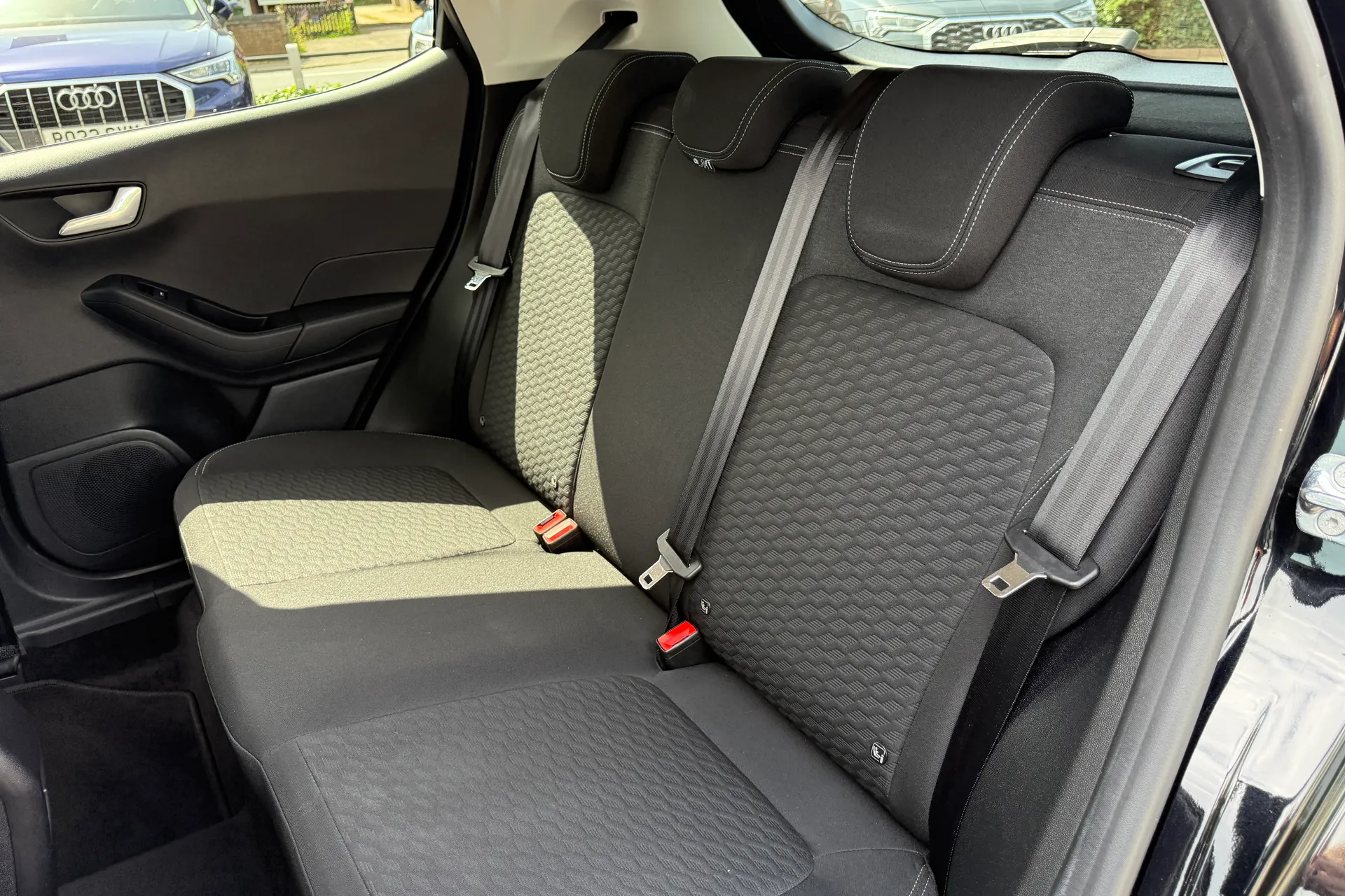 FORD FIESTA thumbnail image number 38