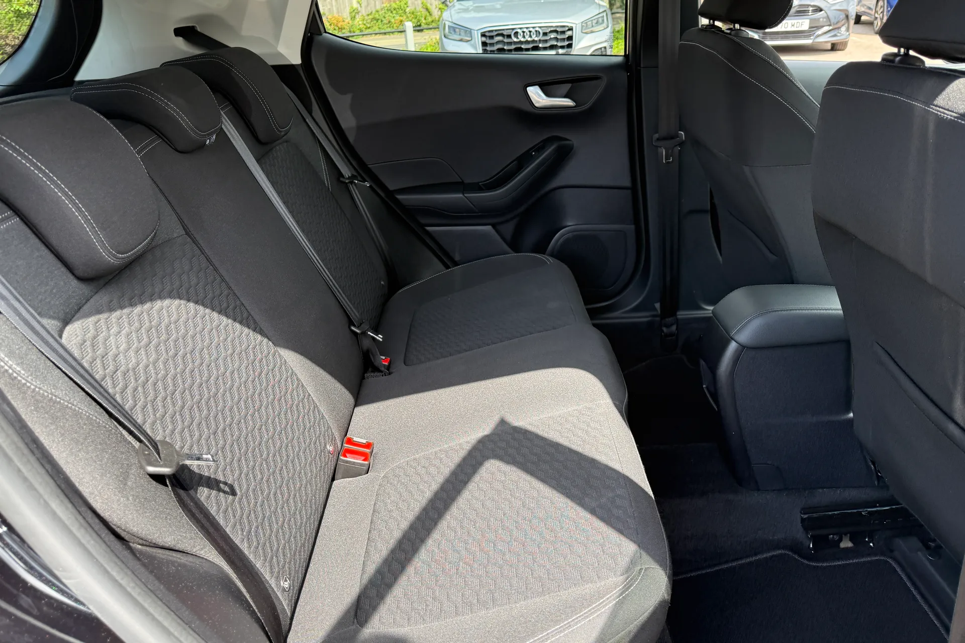 FORD FIESTA thumbnail image number 40
