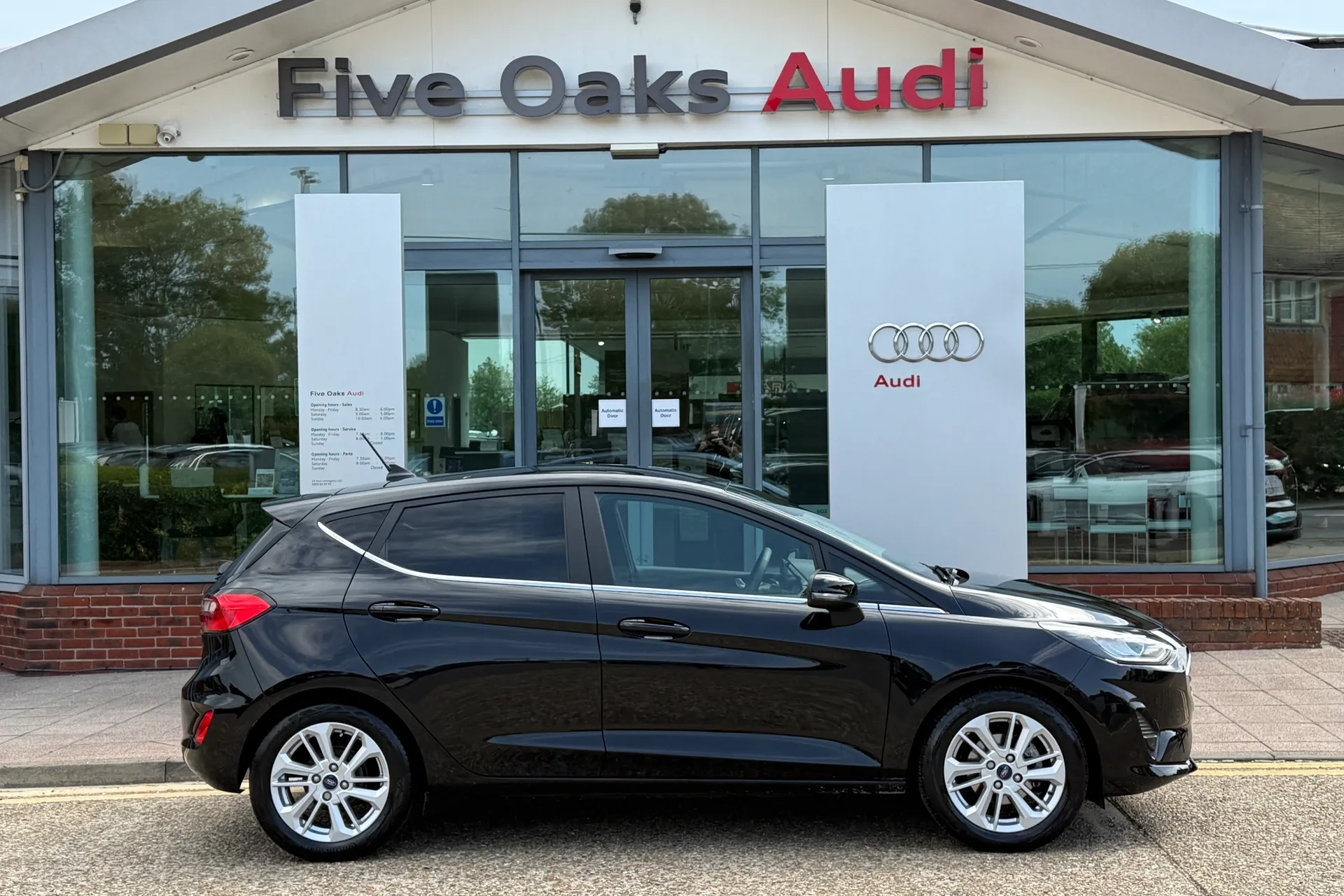 FORD FIESTA thumbnail image number 2