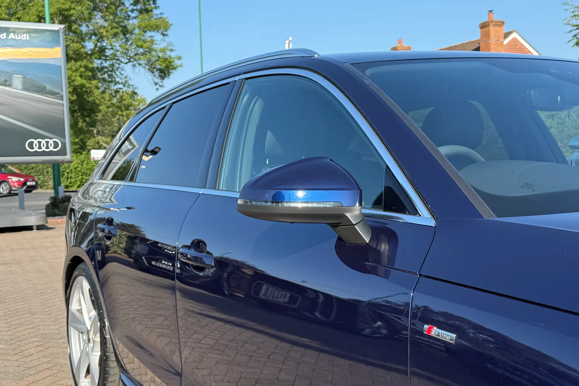 Audi A4 thumbnail image number 52