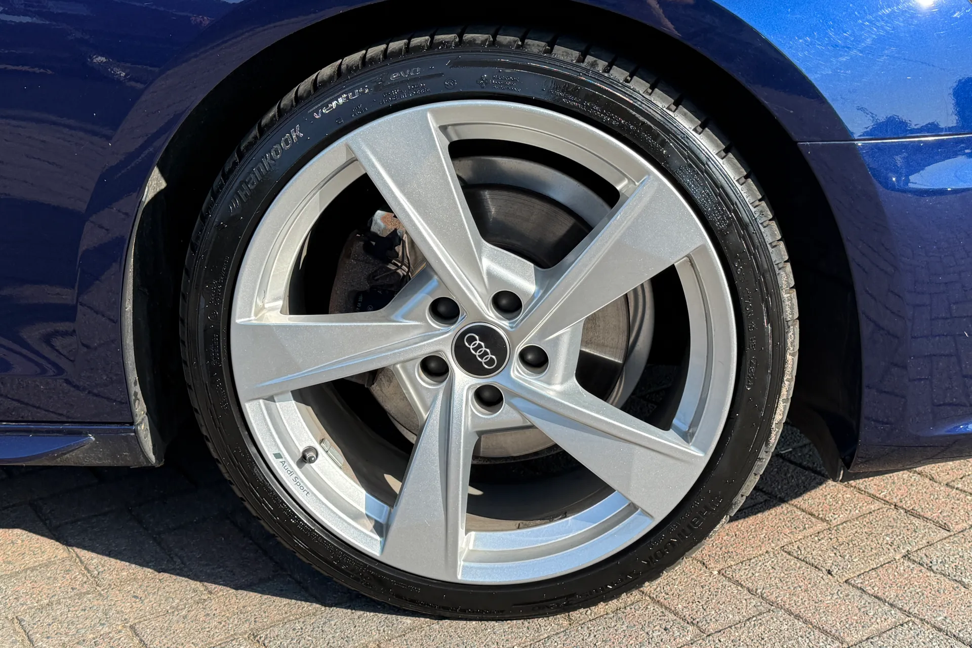 Audi A4 thumbnail image number 51