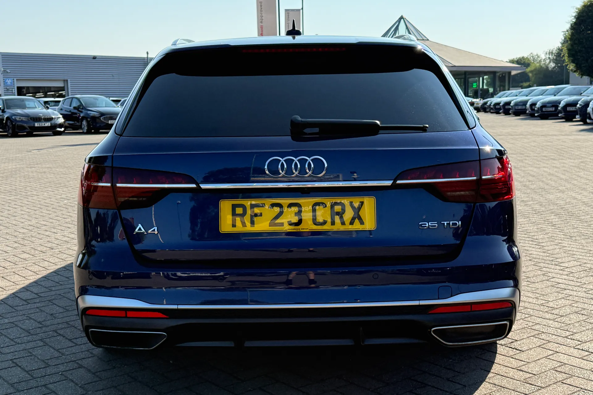 Audi A4 thumbnail image number 35
