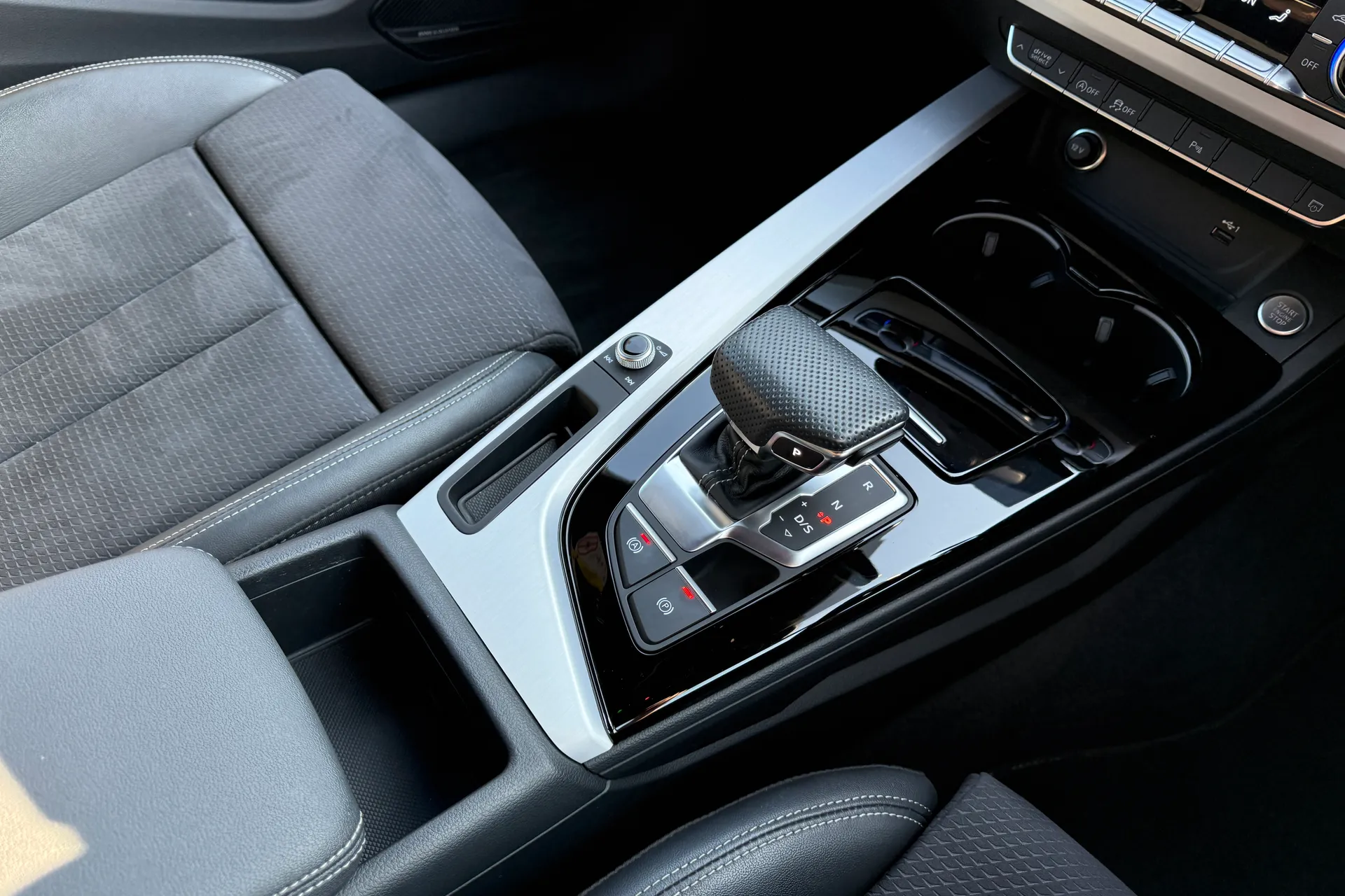 Audi A4 thumbnail image number 42