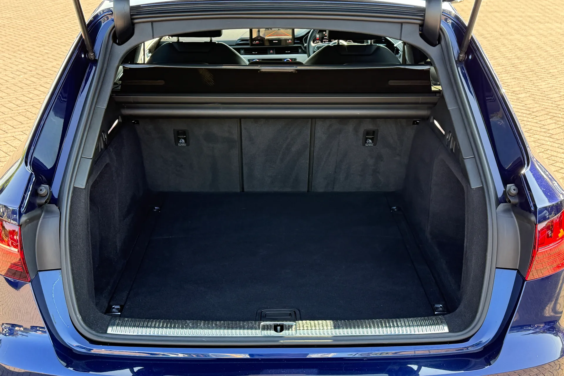 Audi A4 thumbnail image number 37