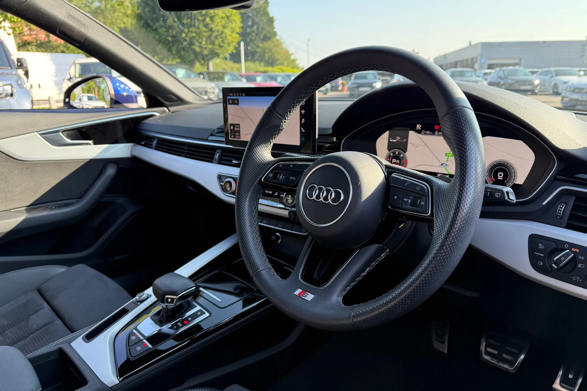 Audi A4 thumbnail image number 30