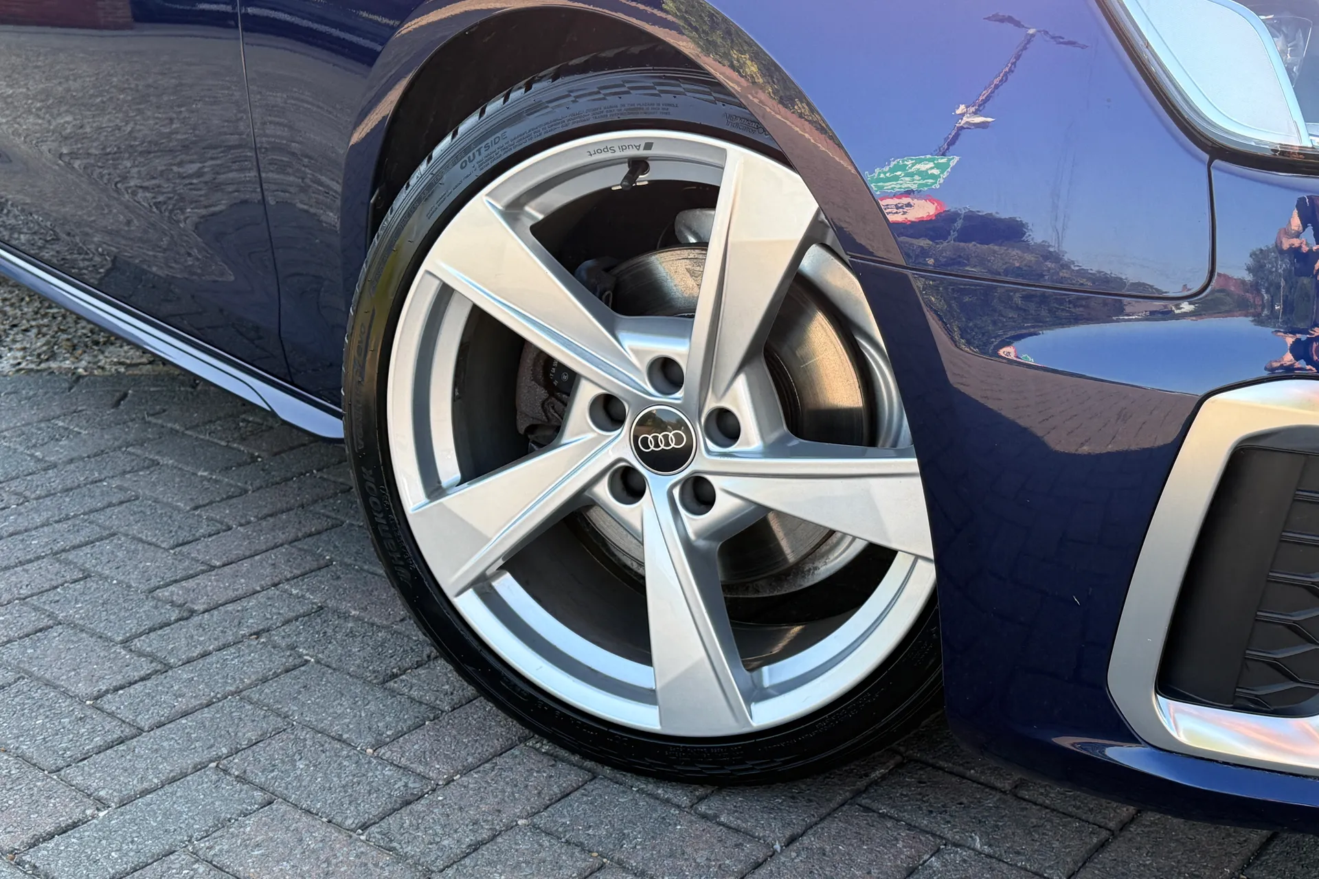 Audi A4 thumbnail image number 7