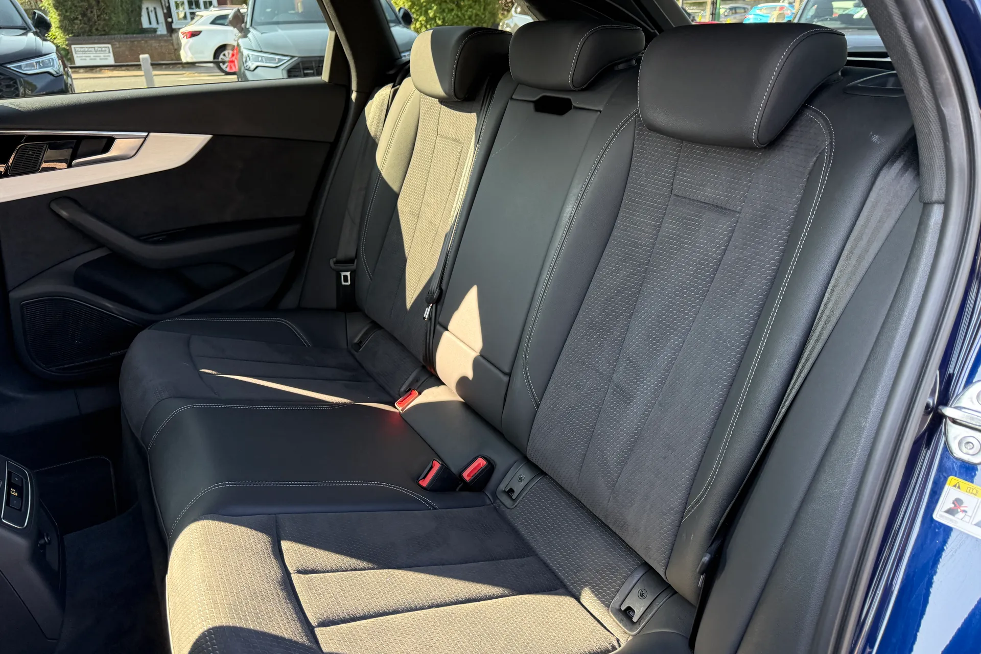 Audi A4 thumbnail image number 45