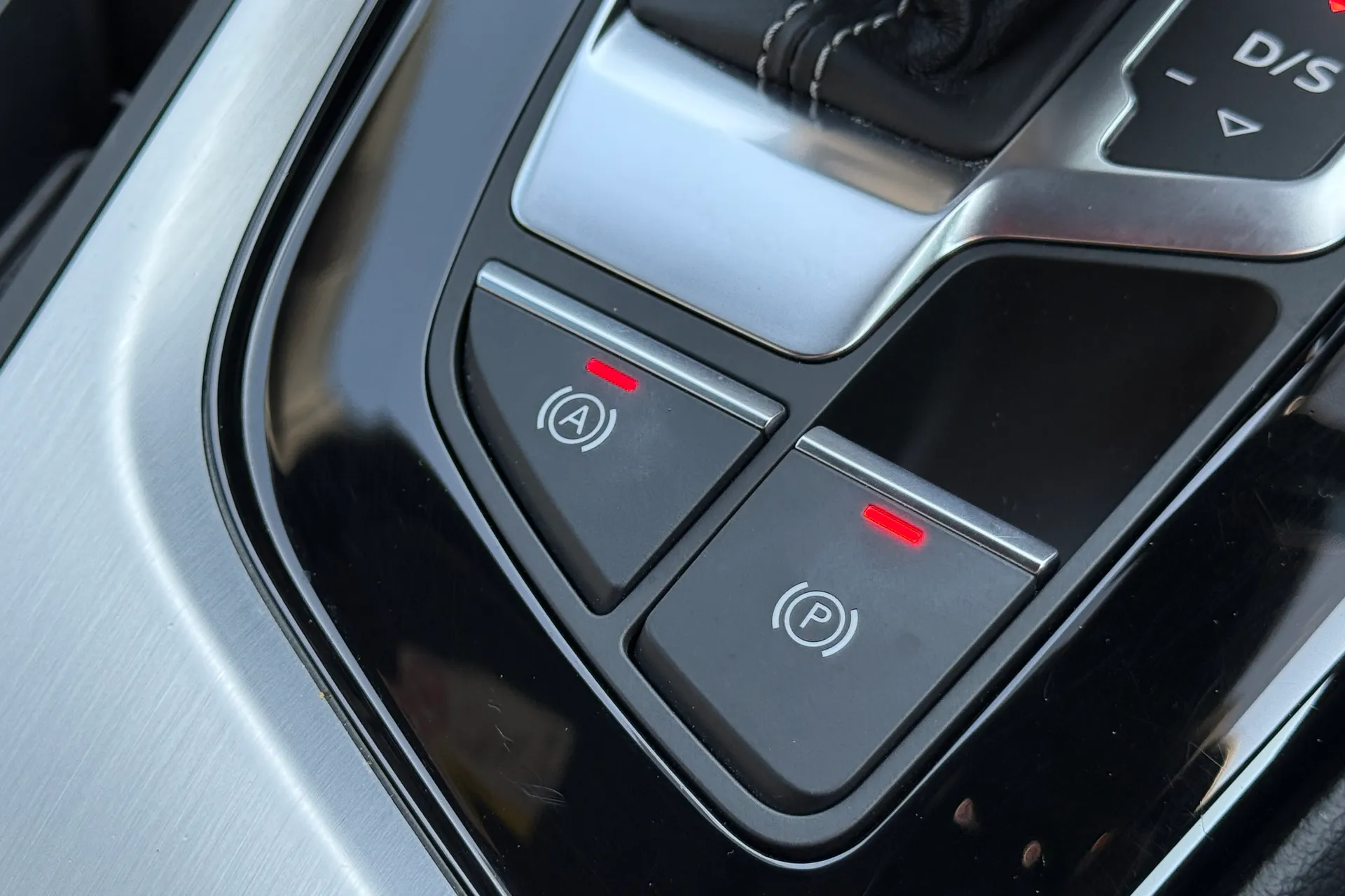 Audi A4 thumbnail image number 43