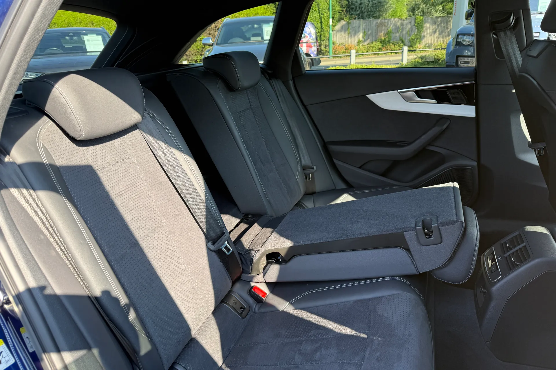Audi A4 thumbnail image number 49