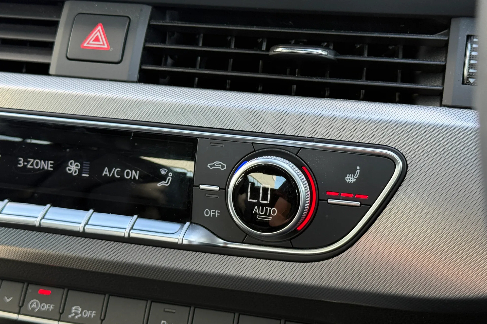 Audi A4 thumbnail image number 27