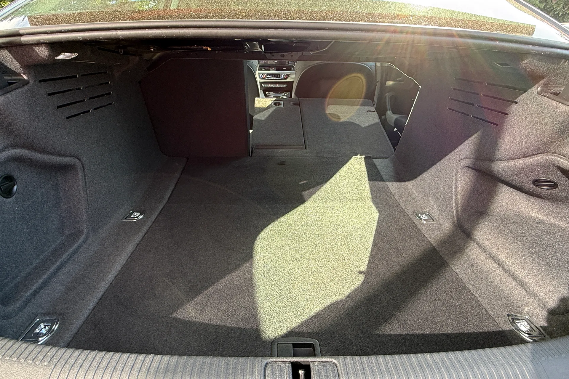 Audi A4 thumbnail image number 36