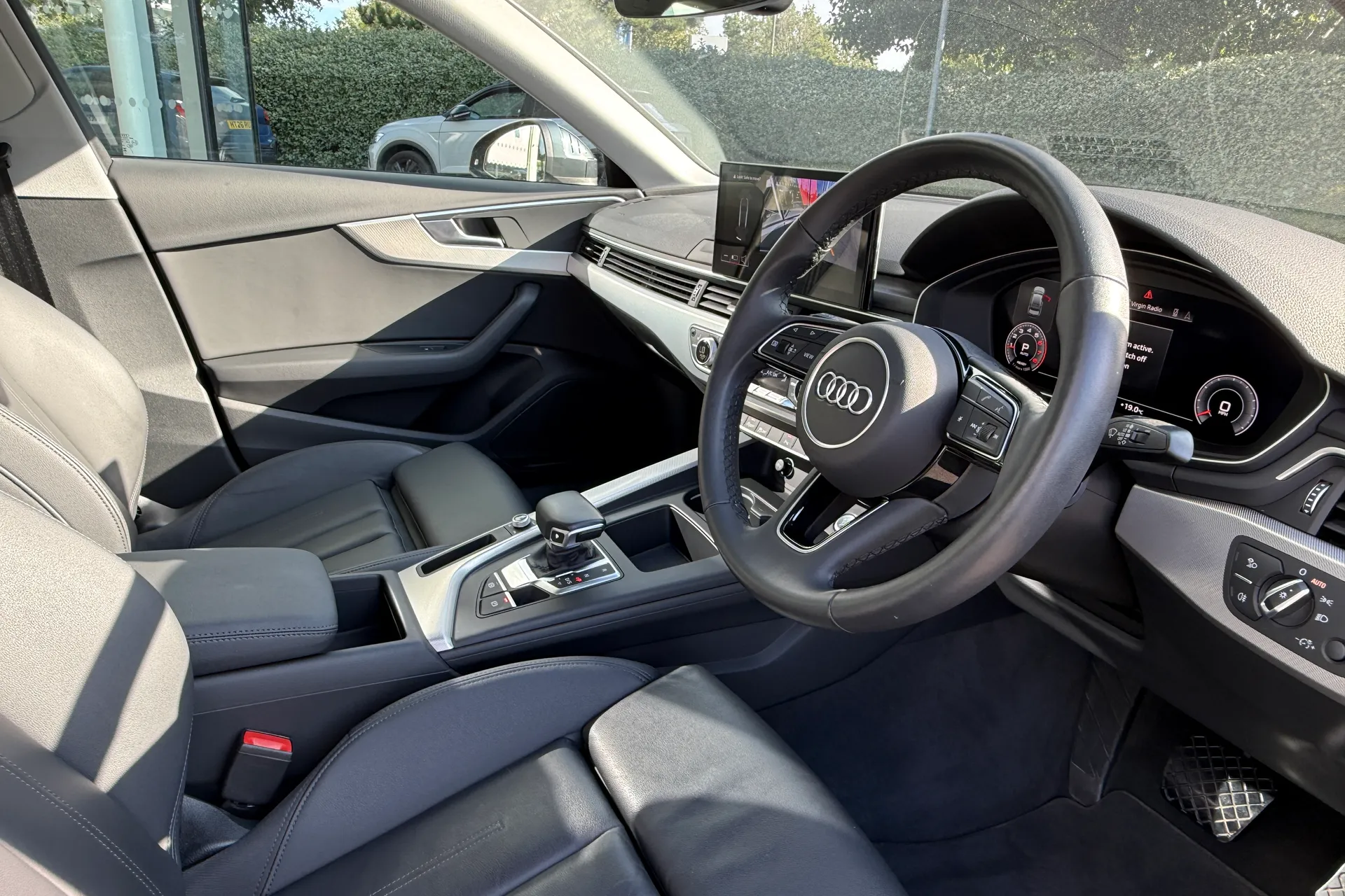 Audi A4 thumbnail image number 21